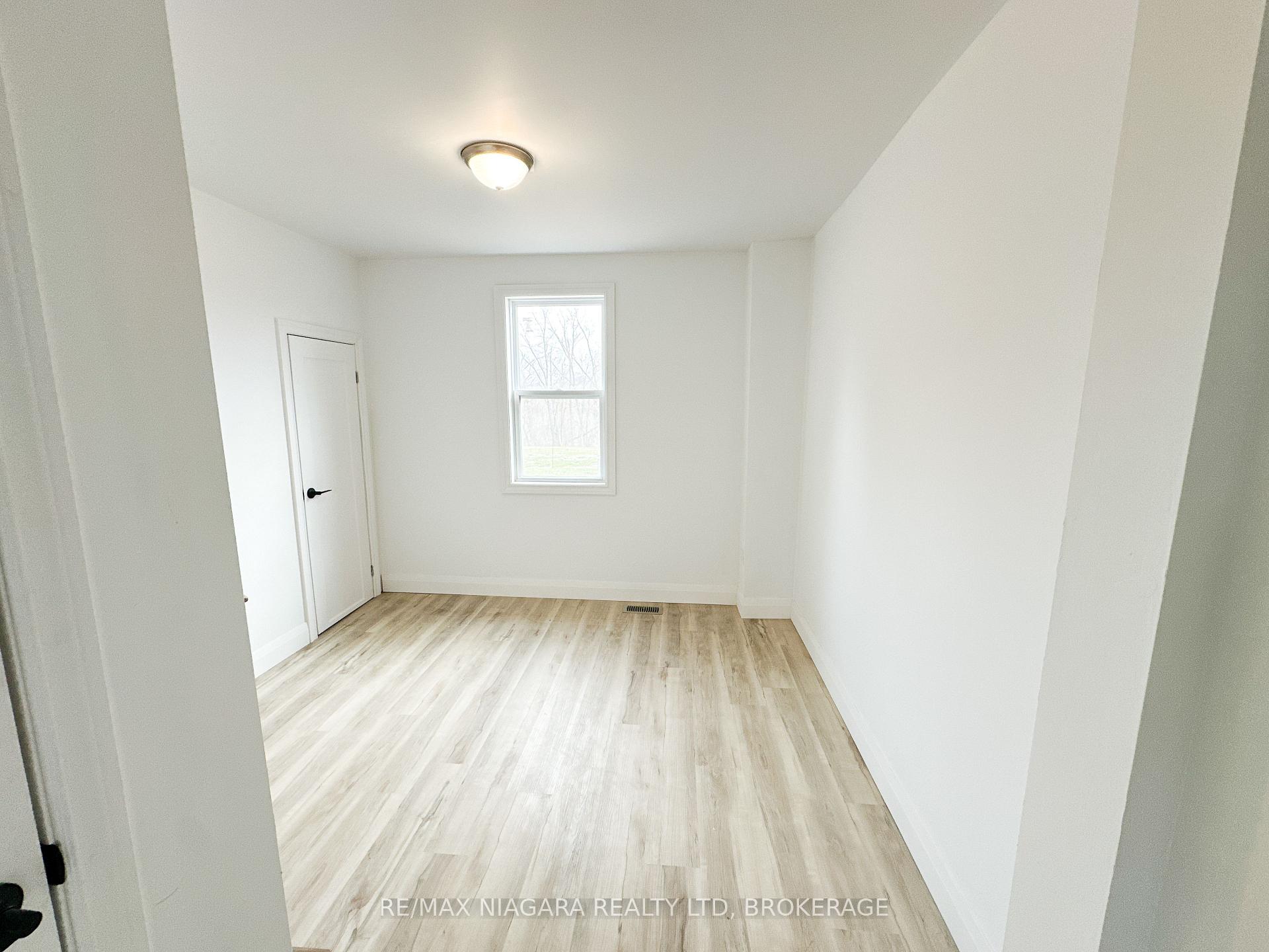 Photo 14 of Unit UPPER, 233 Pelham Road, St. Catharines, Western Hill — HOMEH