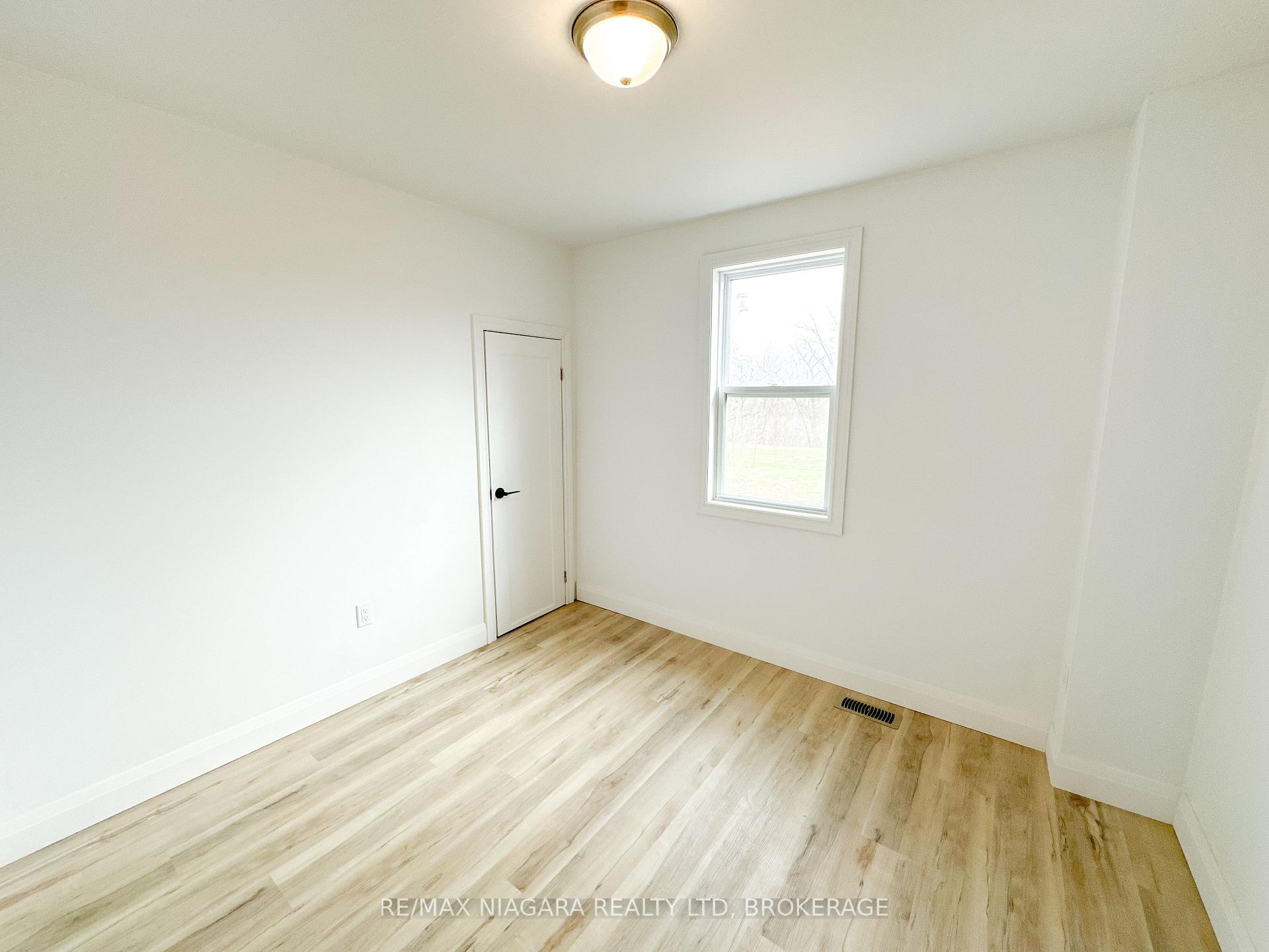 Photo 17 of Unit UPPER, 233 Pelham Road, St. Catharines, Western Hill — HOMEH