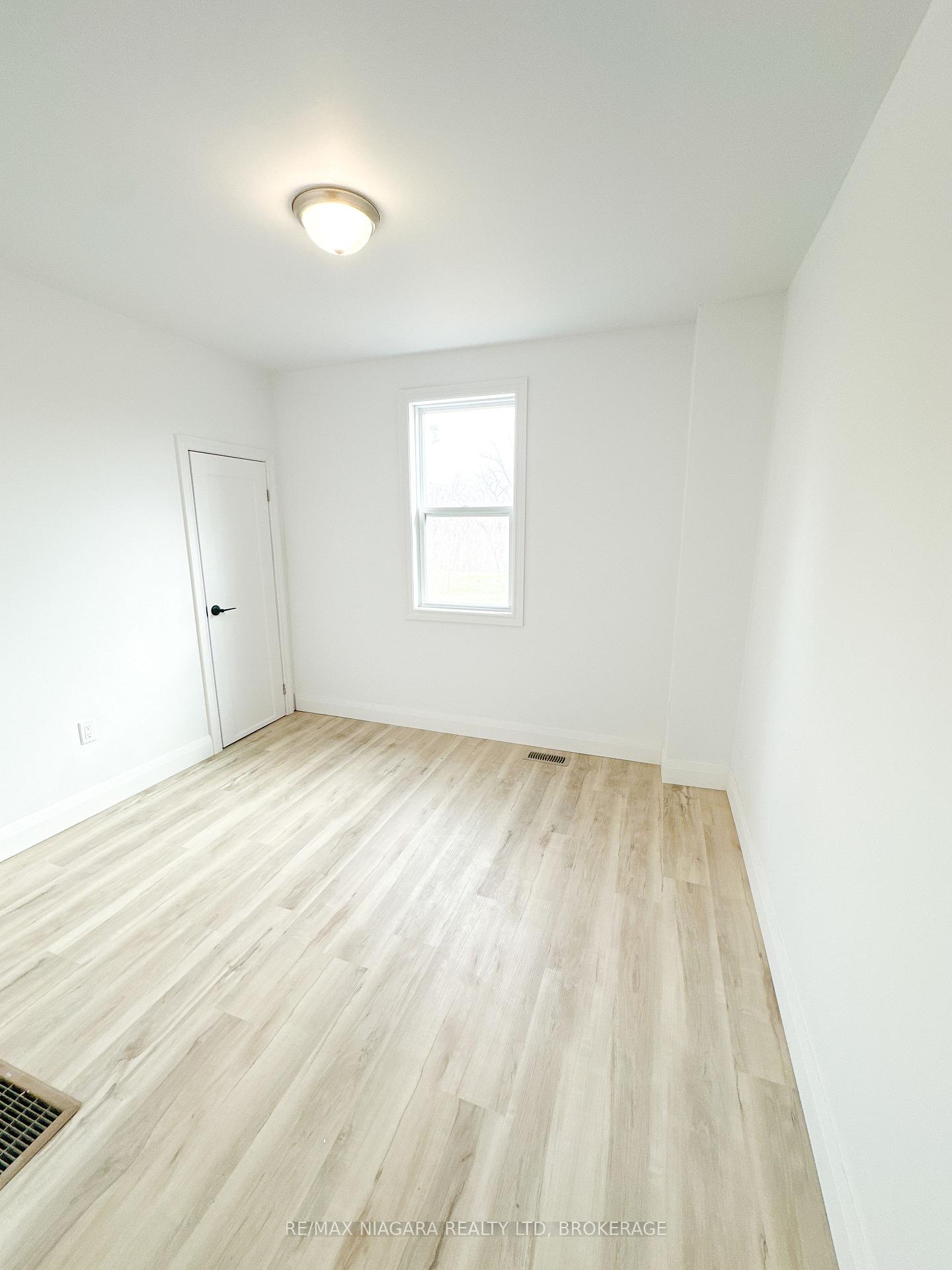 Photo 19 of Unit UPPER, 233 Pelham Road, St. Catharines, Western Hill — HOMEH