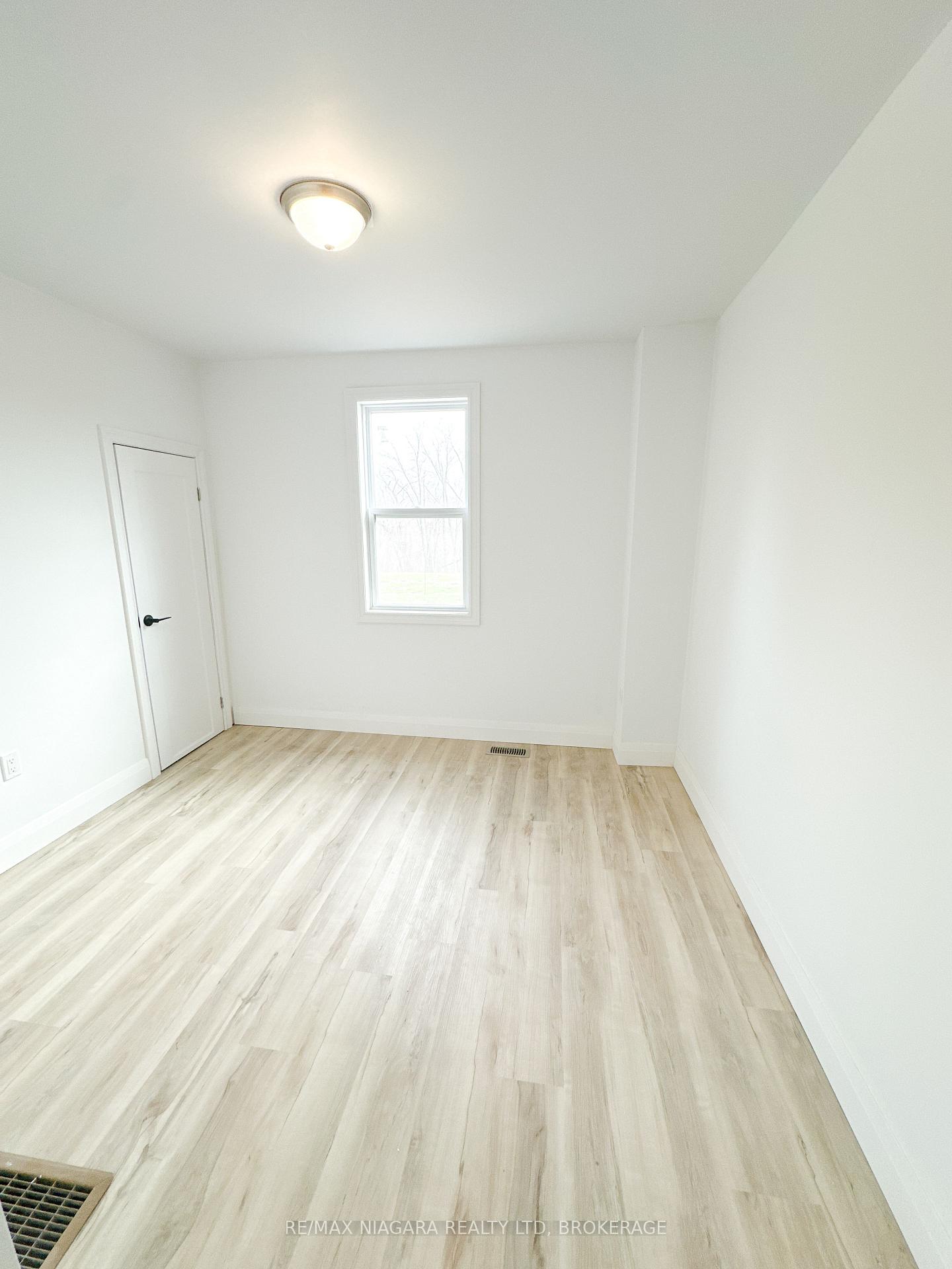 Photo 20 of Unit UPPER, 233 Pelham Road, St. Catharines, Western Hill — HOMEH