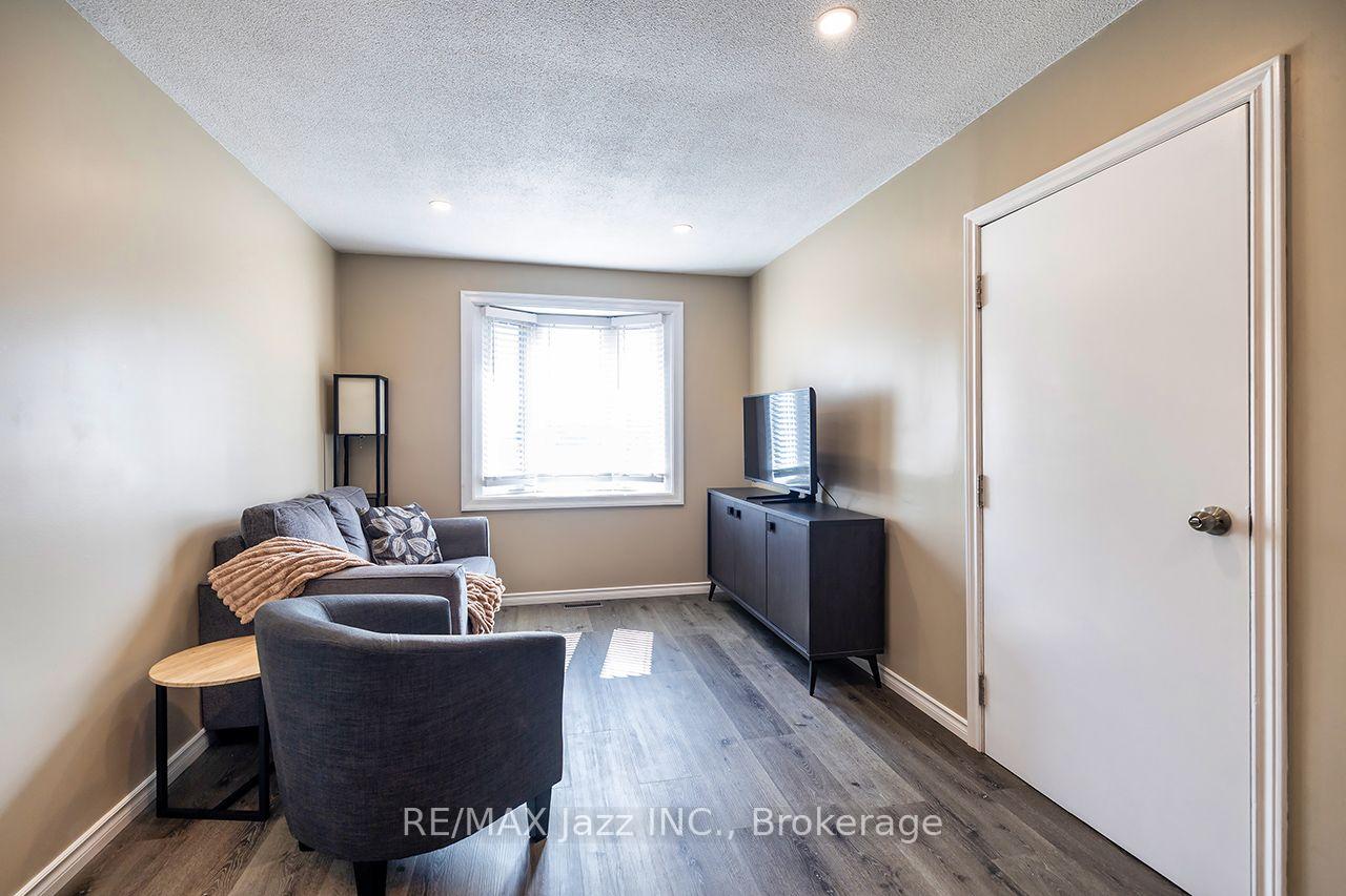 Photo 14 of 260 Lakeview Park Avenue, Oshawa, Lakeview — HOMEH