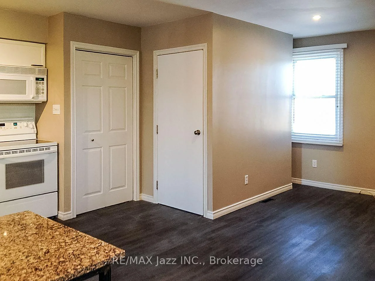 Photo 8 of 260 Lakeview Park Avenue, Oshawa, Lakeview — HOMEH