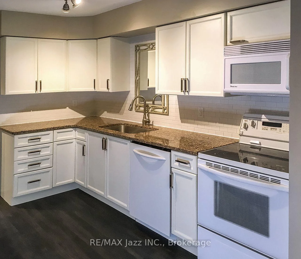 Photo 9 of 260 Lakeview Park Avenue, Oshawa, Lakeview — HOMEH