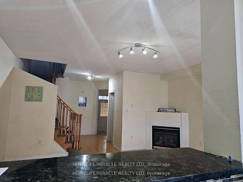 Photo 4 of 115 Nathaniel Crescent, Brampton, Bram West — HOMEH