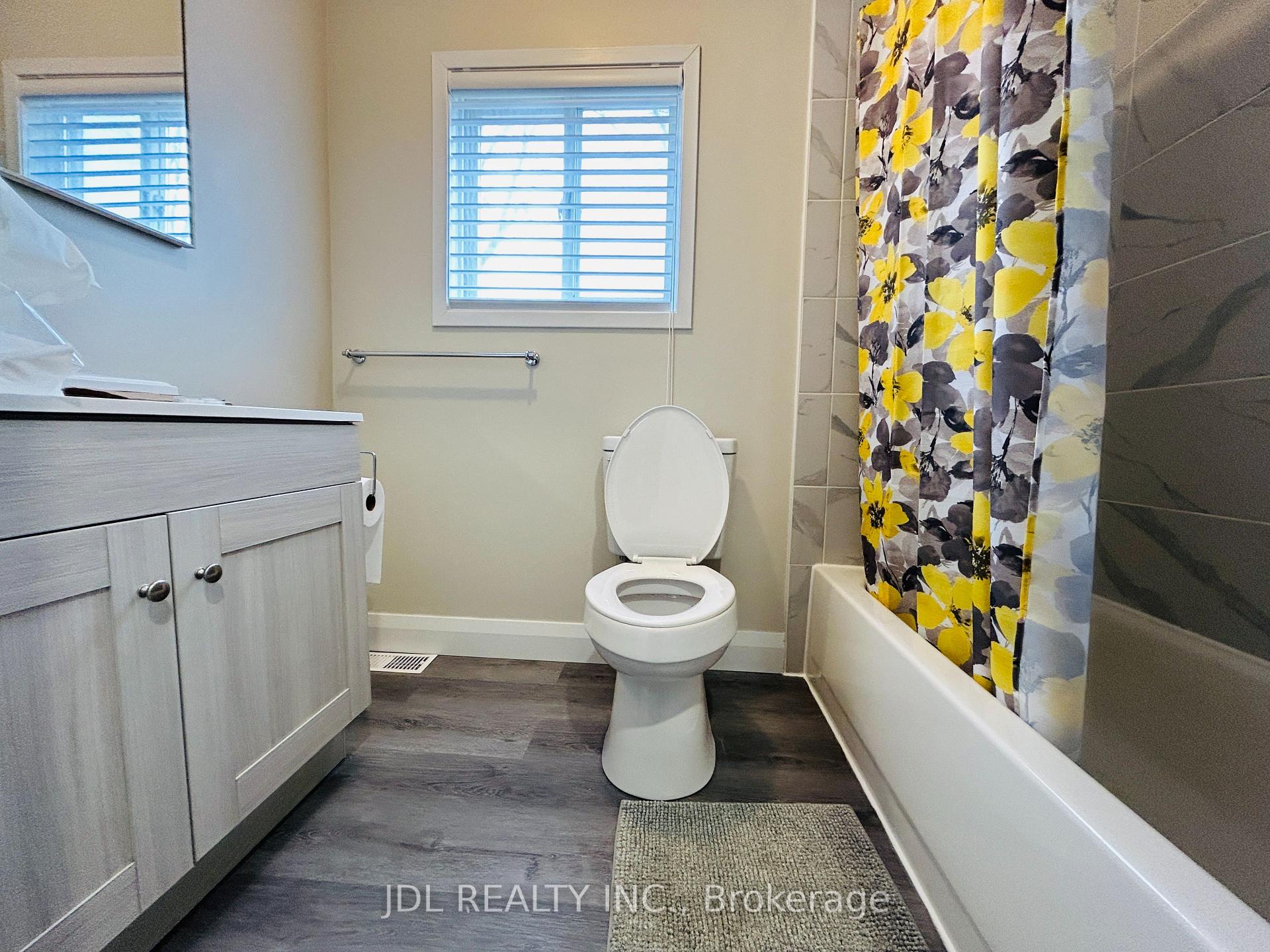Photo 18 of Unit Unit 2, 83 Cooks Bay Drive, Georgina, Keswick North — HOMEH