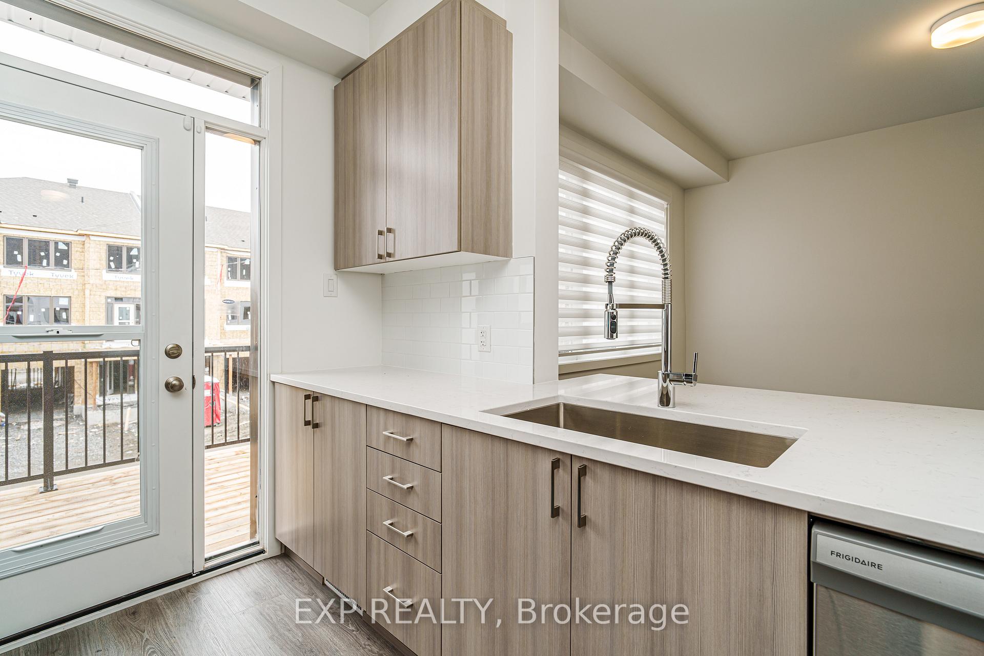 Photo 7 of 51 Stitch Mews, Ottawa, Goulbourn Twp From Franktown Rd/South To Rideau — HOMEH