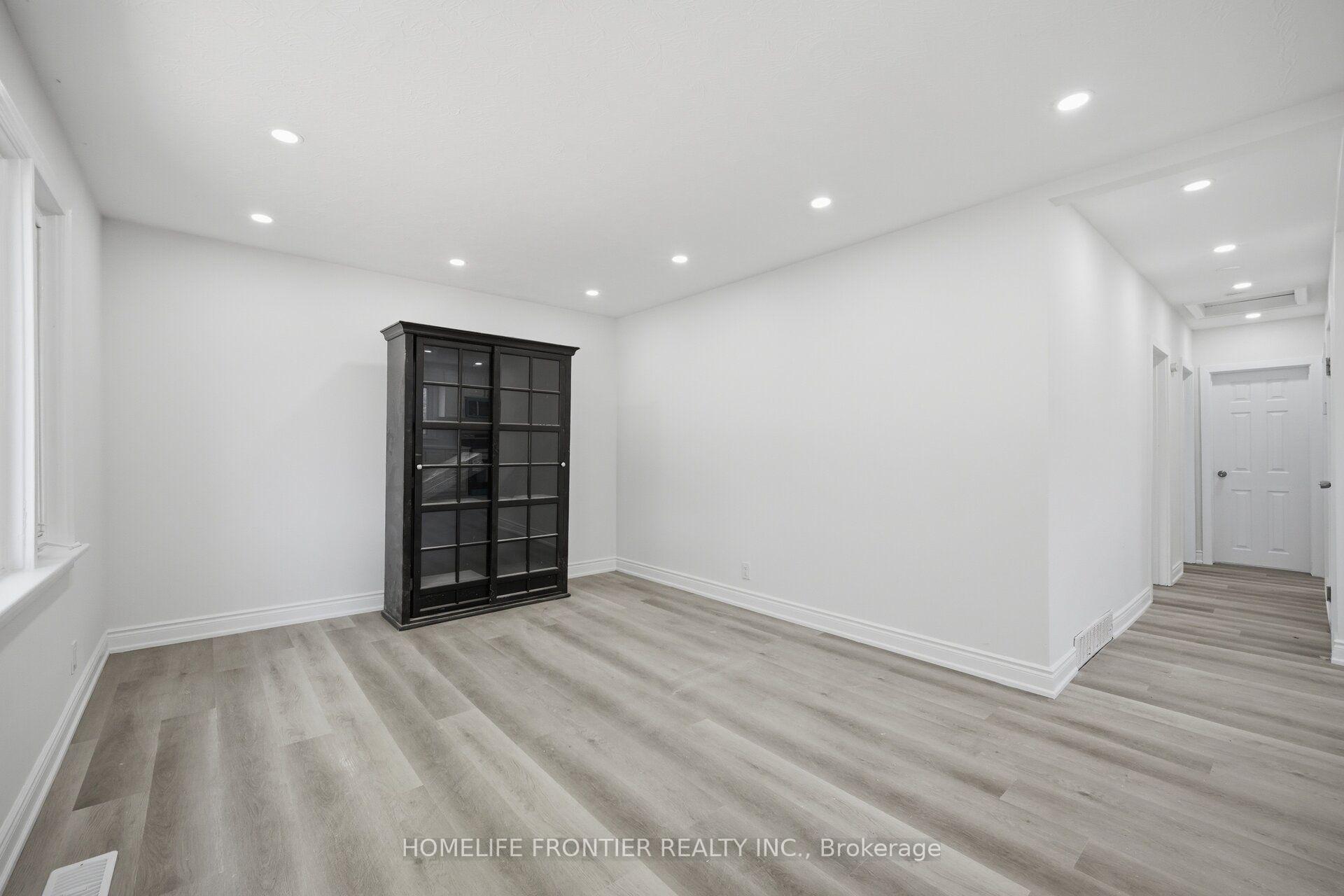 Photo 4 of 651 Olive Avenue, Oshawa, Donevan — HOMEH