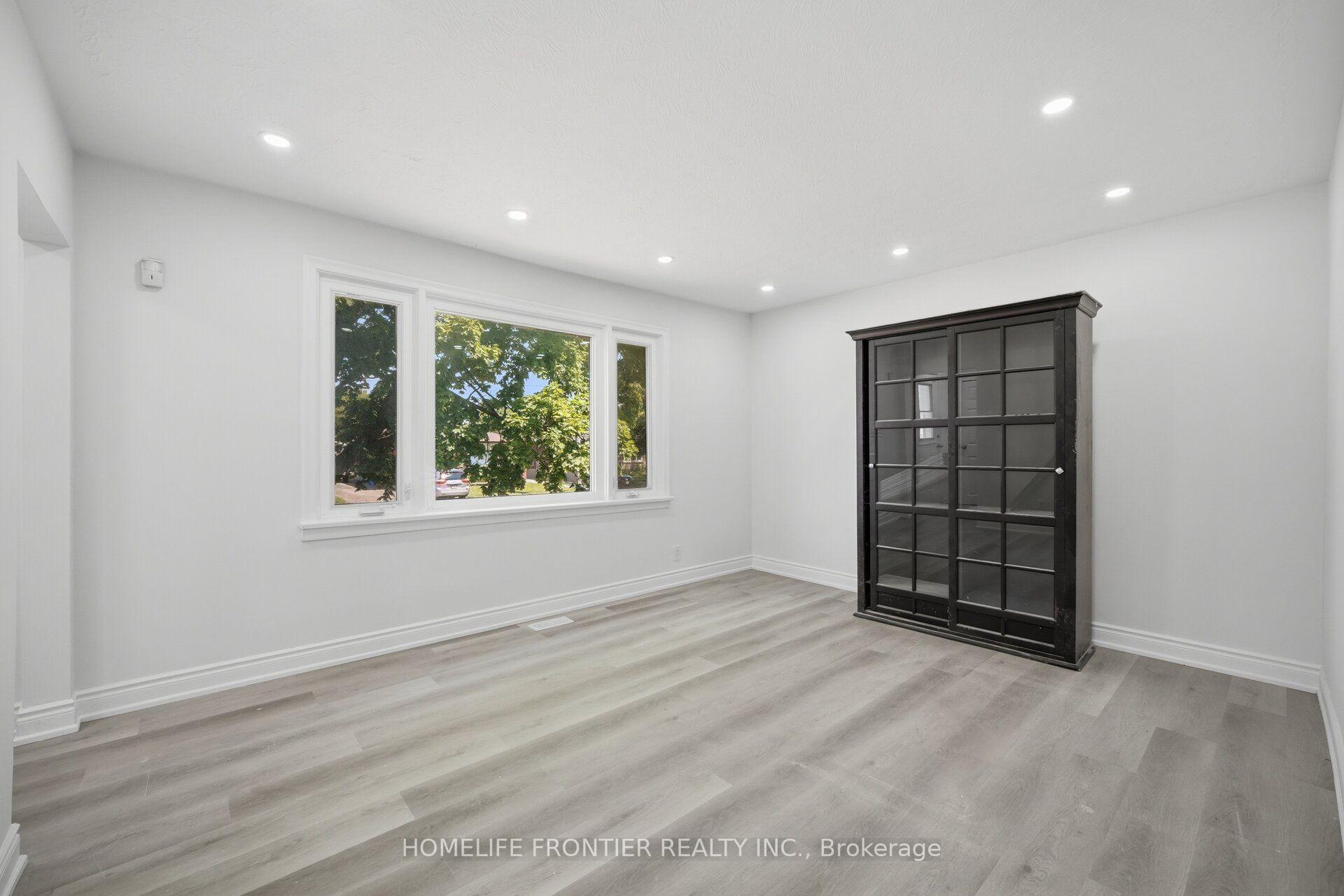 Photo 5 of 651 Olive Avenue, Oshawa, Donevan — HOMEH