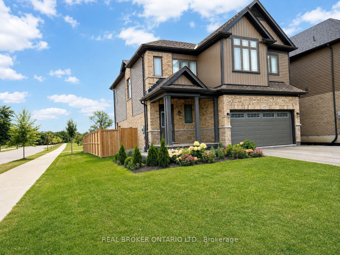Photo 2 of 122 Greenwich Avenue, Hamilton, Stoney Creek Mountain — HOMEH