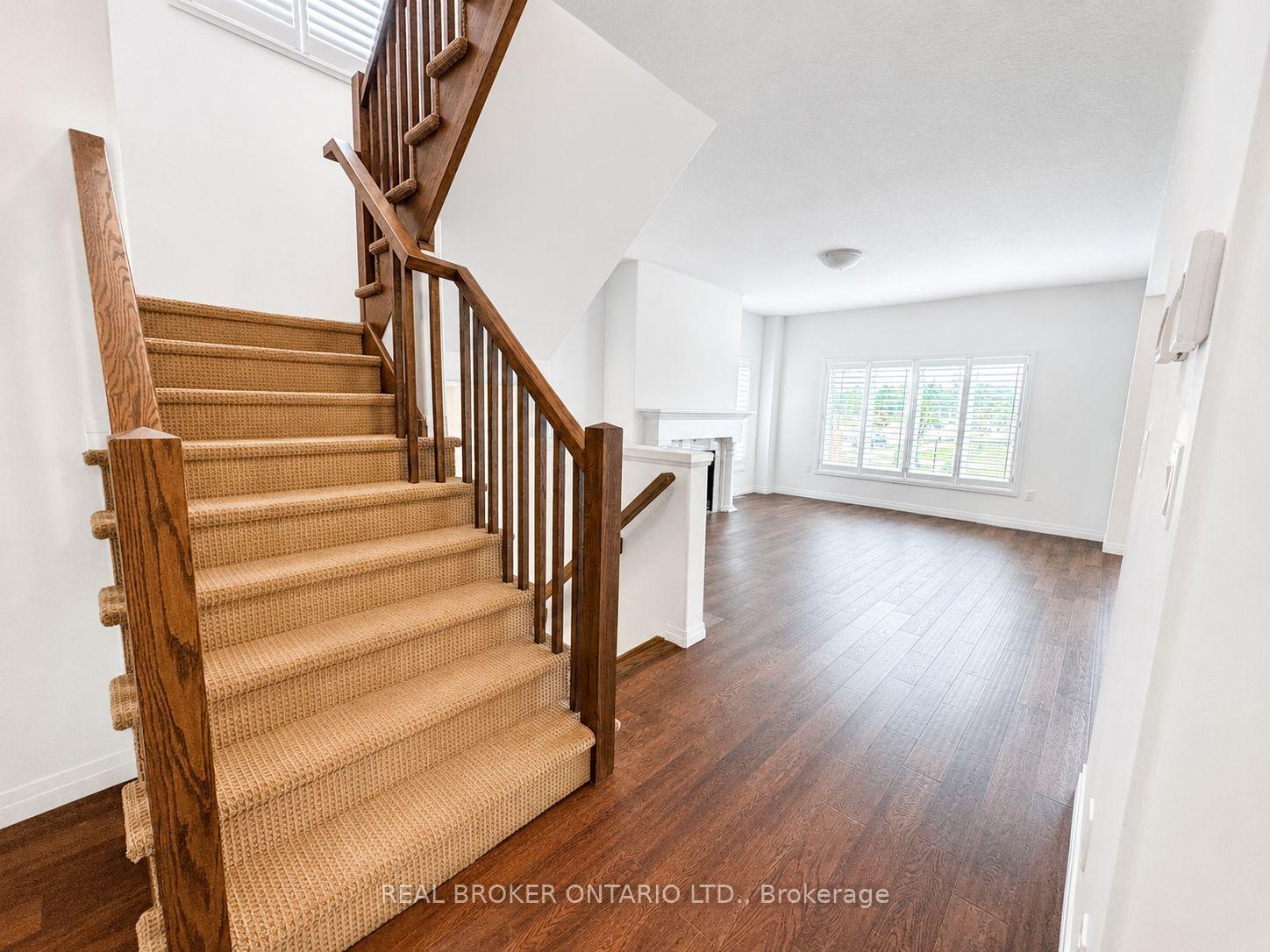 Photo 8 of 122 Greenwich Avenue, Hamilton, Stoney Creek Mountain — HOMEH