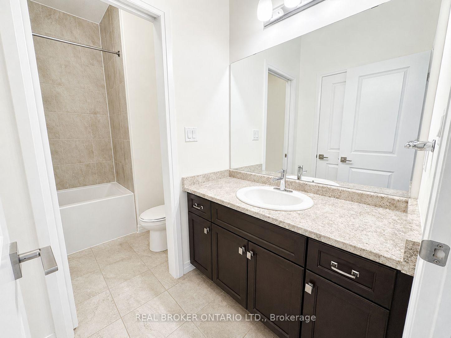 Photo 12 of 122 Greenwich Avenue, Hamilton, Stoney Creek Mountain — HOMEH