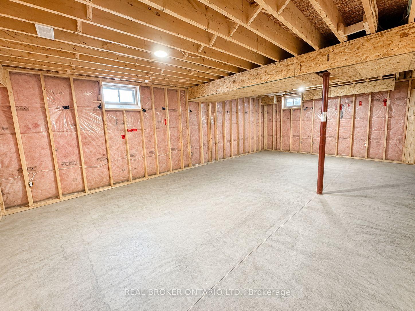 Photo 35 of 122 Greenwich Avenue, Hamilton, Stoney Creek Mountain — HOMEH