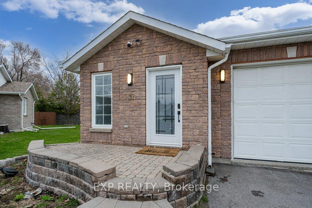 Photo 2 of 37 Alder Court, Belleville, Belleville Ward — HOMEH