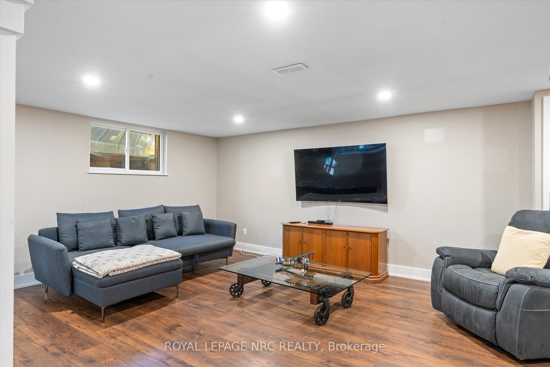 Photo 29 of 16 Briarfield Crescent, St. Catharines, Glendale/Glenridge — HOMEH