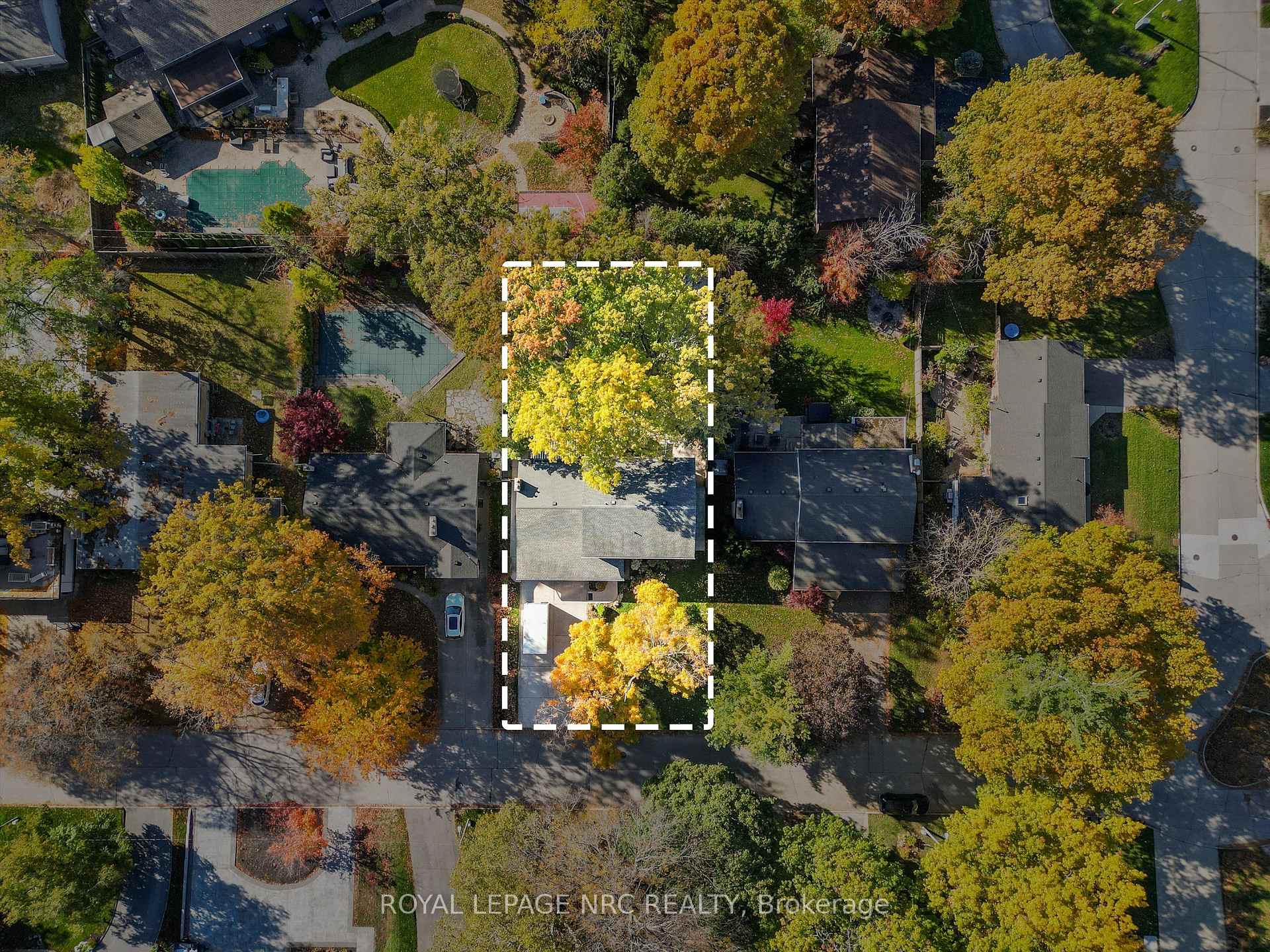 Photo 40 of 16 Briarfield Crescent, St. Catharines, Glendale/Glenridge — HOMEH