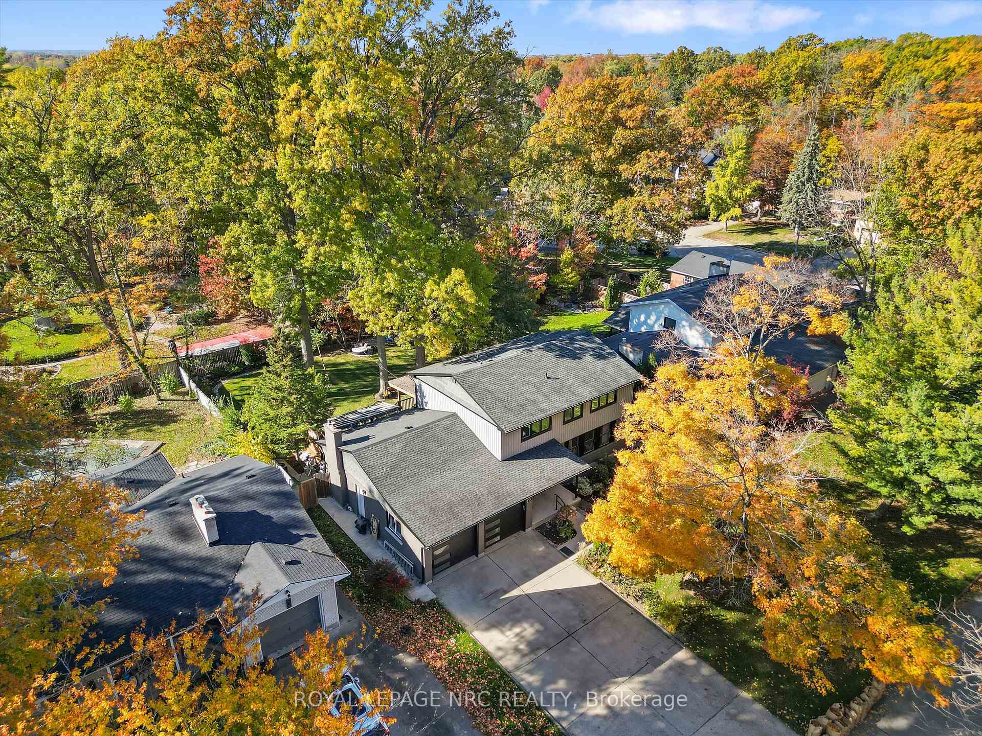 Photo 43 of 16 Briarfield Crescent, St. Catharines, Glendale/Glenridge — HOMEH