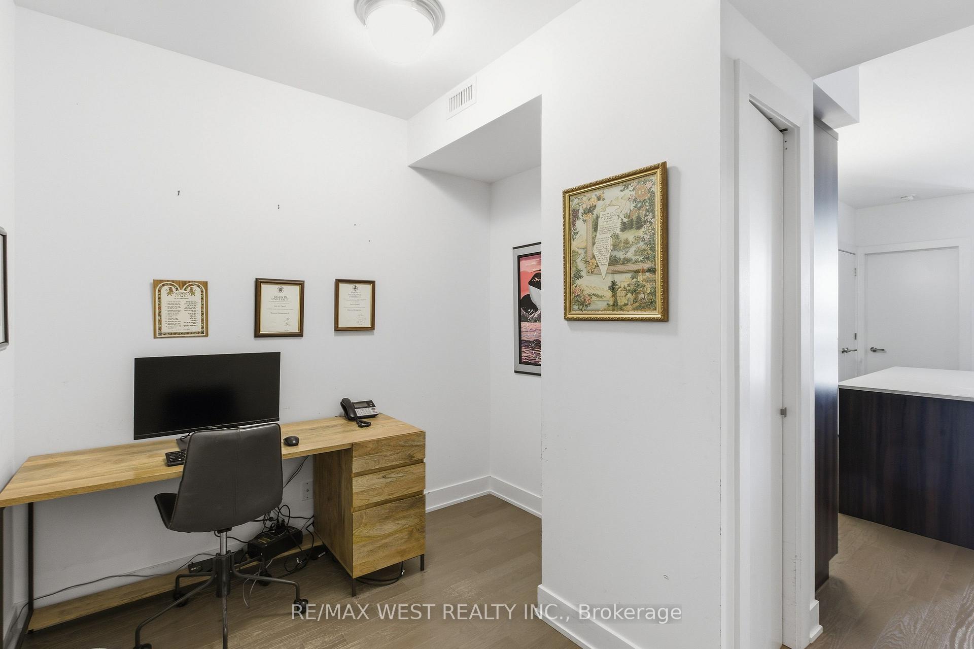 Photo 7 of Unit 617, 3018 Yonge Street, Toronto, Lawrence Park North — HOMEH