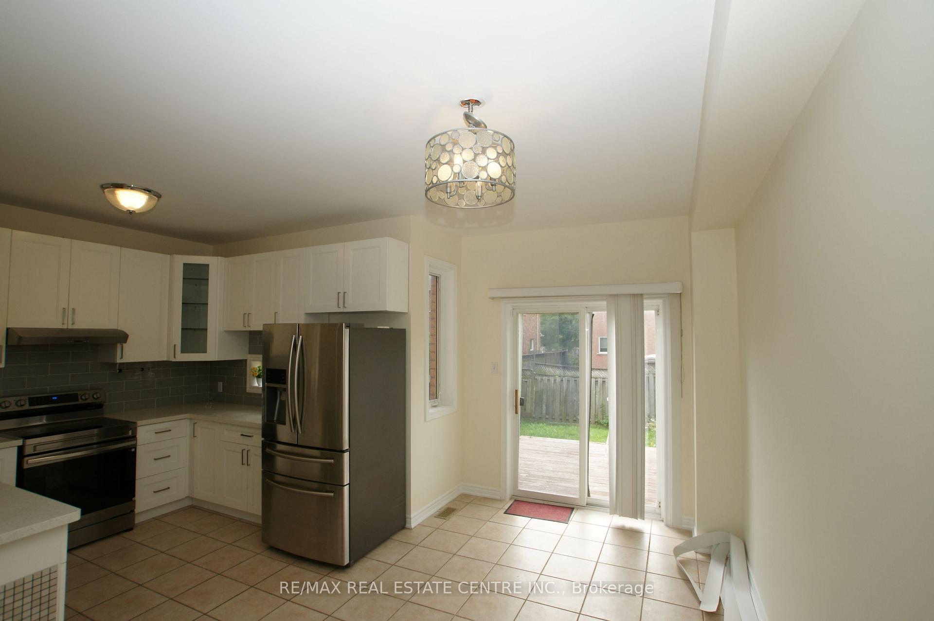 Photo 7 of 2441 Newcastle Crescent, Oakville, West Oak Trails — HOMEH