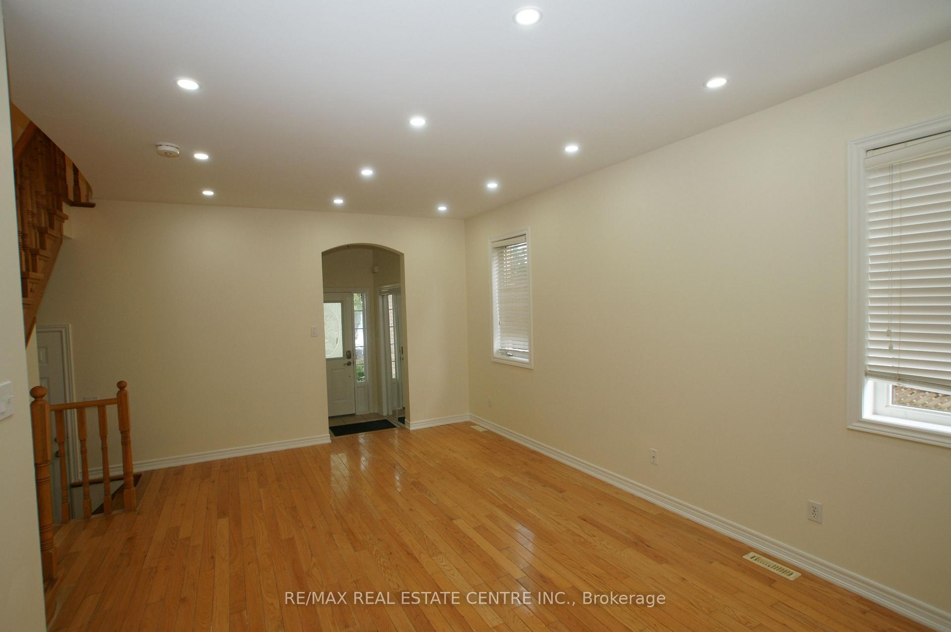 Photo 32 of 2441 Newcastle Crescent, Oakville, West Oak Trails — HOMEH