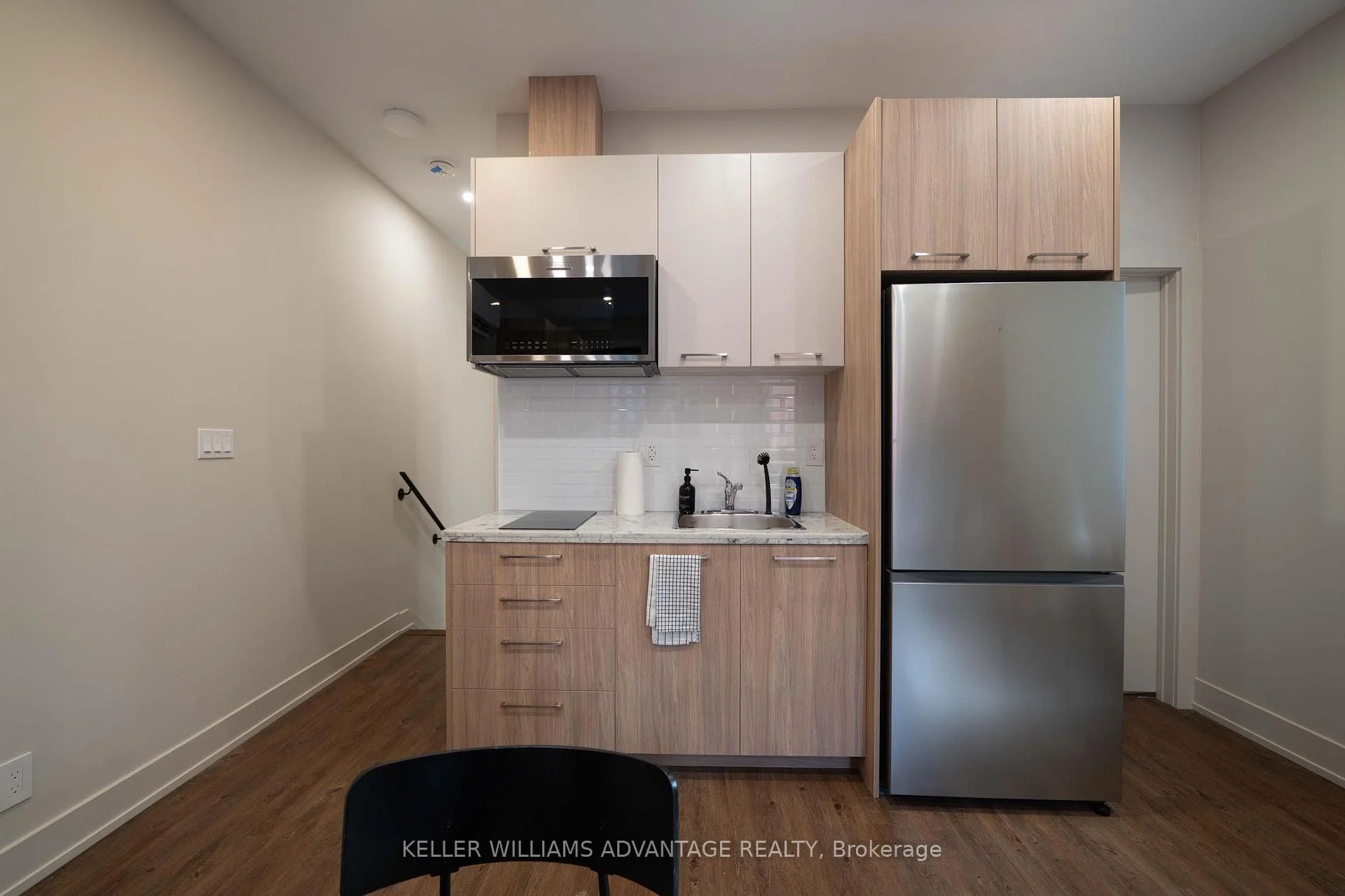 Photo 4 of Unit 5, 23 Ross Street, Toronto, Kensington-Chinatown — HOMEH