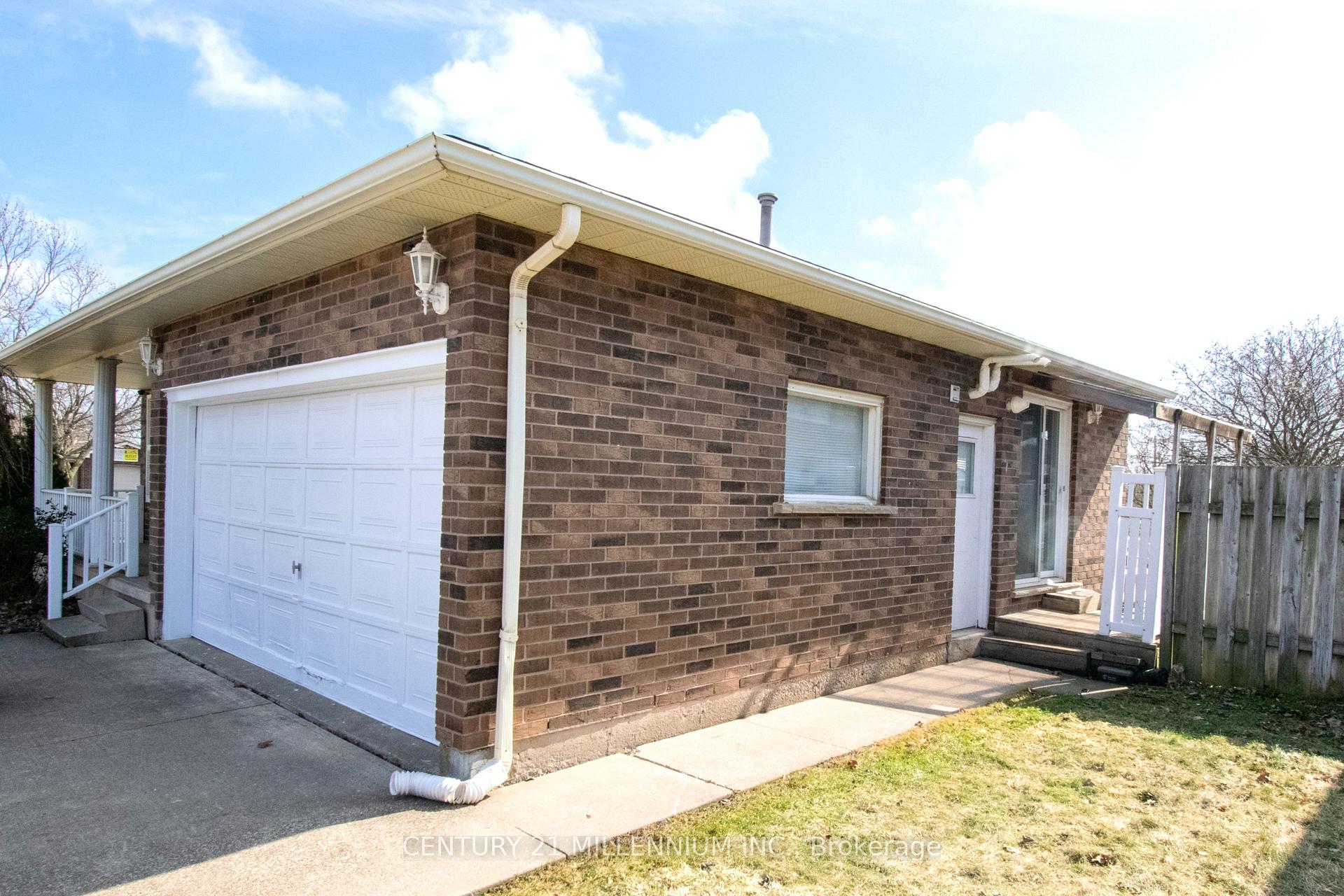 Photo 4 of 3 College Park Drive, Welland, N. Welland — HOMEH