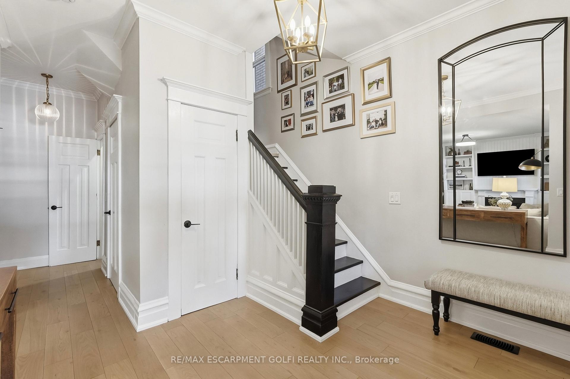 Photo 3 of 25 Fairholt Road S, Hamilton, Gibson — HOMEH