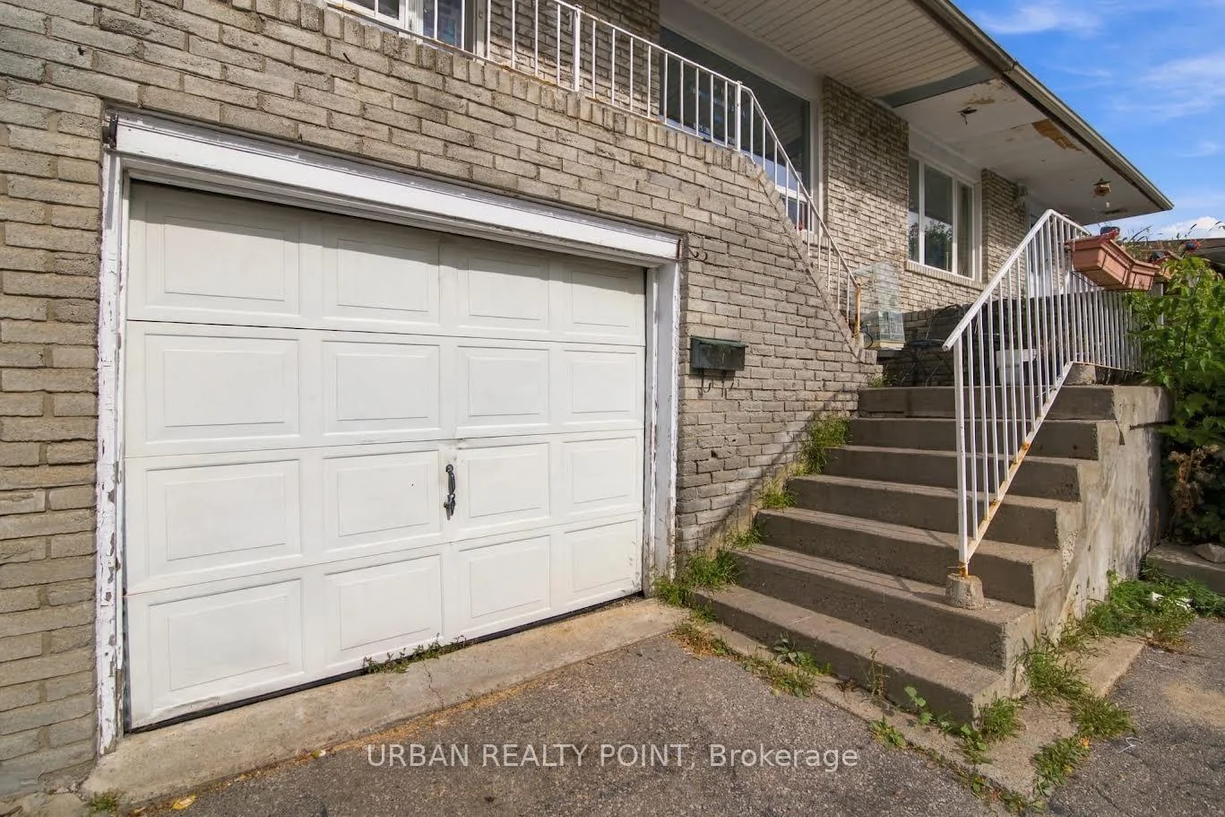Photo 4 of 31 Ivybridge Drive, Brampton, Madoc — HOMEH
