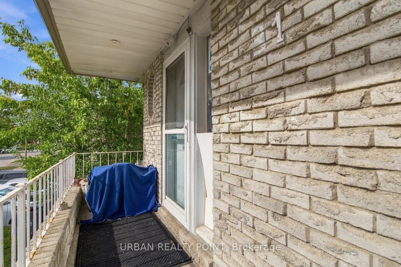 Photo 5 of 31 Ivybridge Drive, Brampton, Madoc — HOMEH