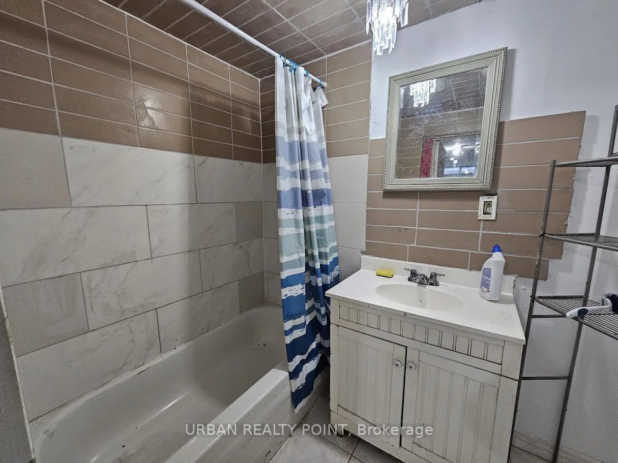 Photo 15 of 31 Ivybridge Drive, Brampton, Madoc — HOMEH