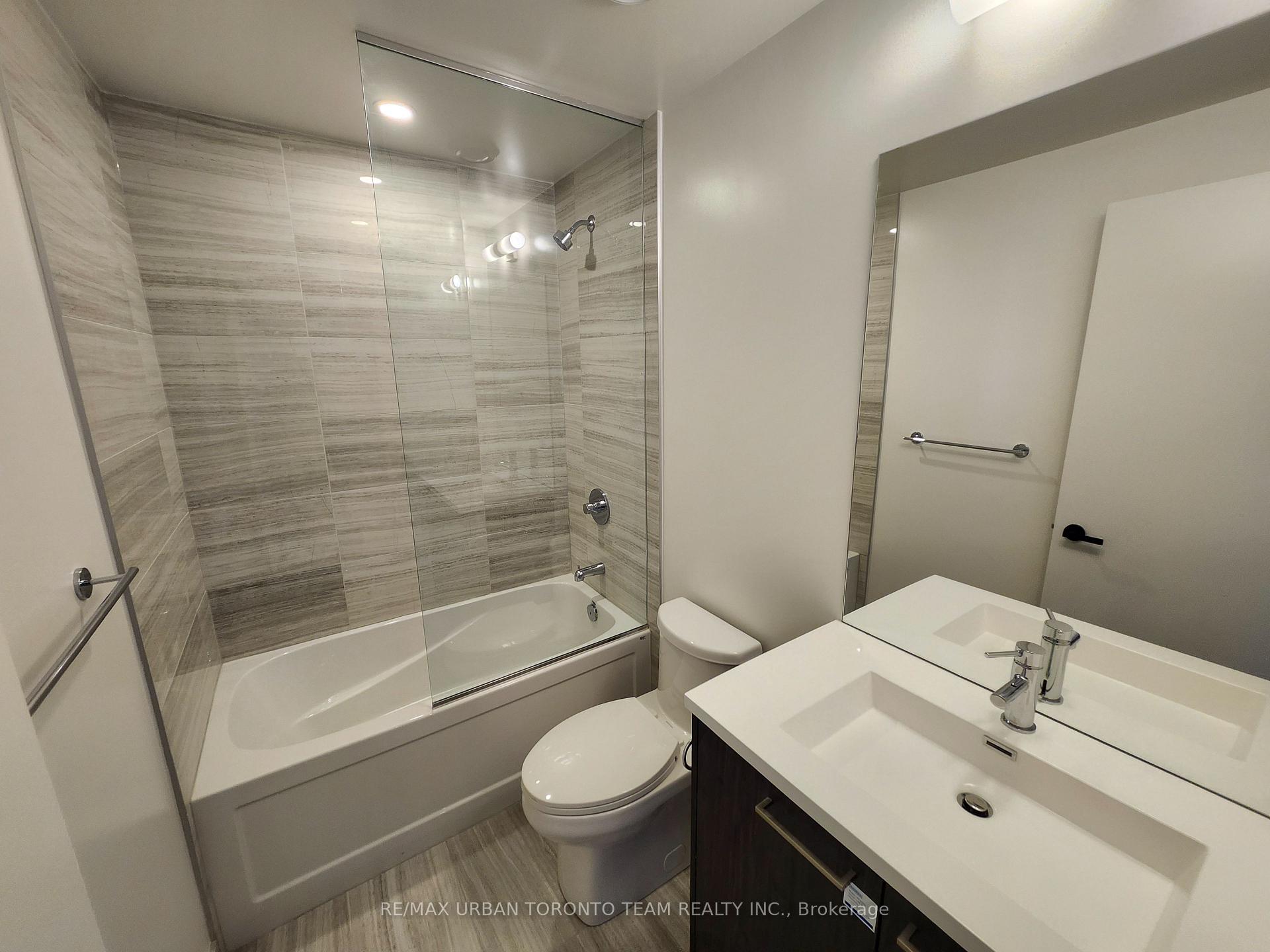 Photo 7 of Unit 802, 28 Interchange Way, Vaughan, Vaughan Corporate Centre — HOMEH