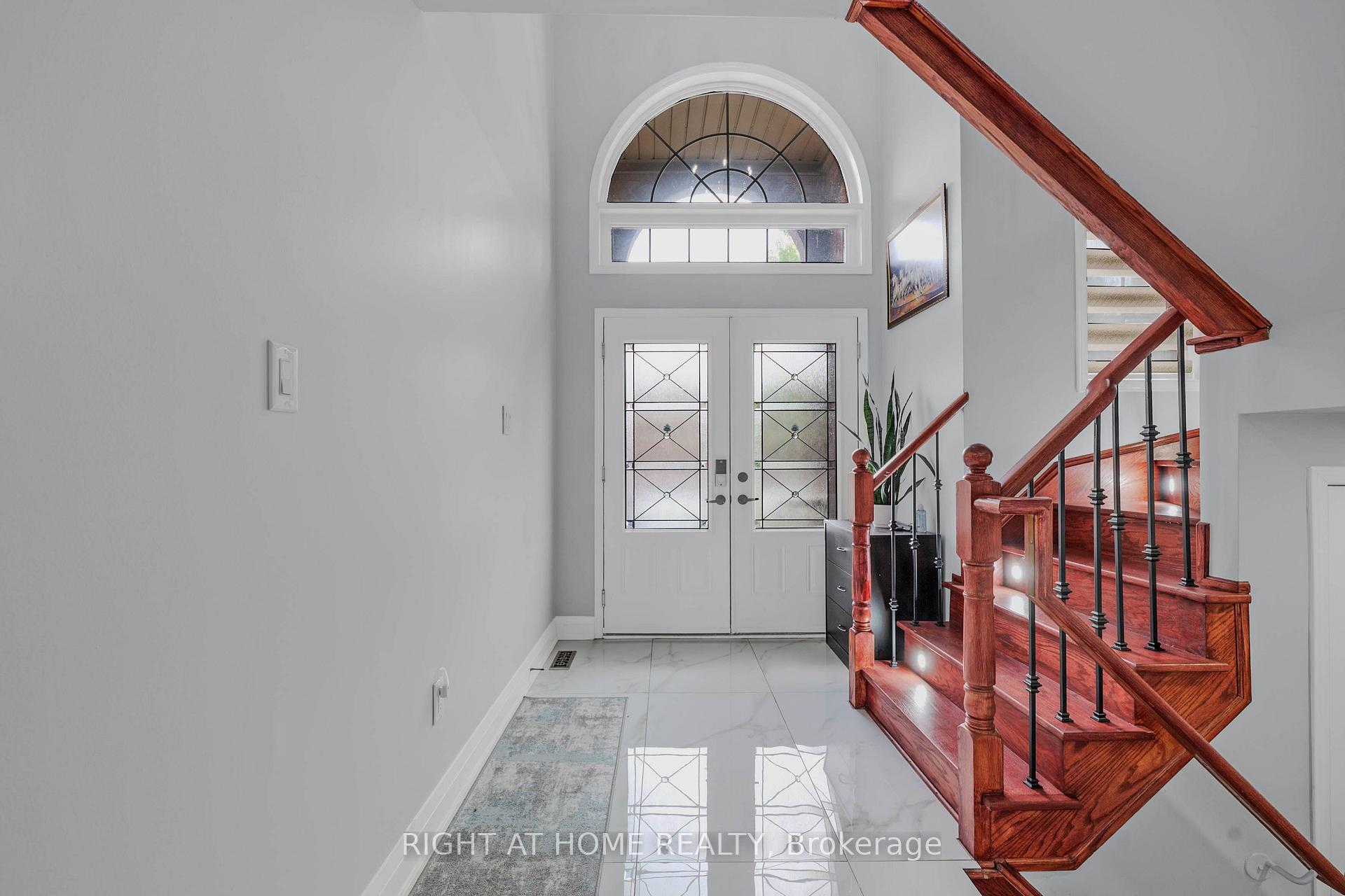Photo 3 of 86 Whitehouse Crescent, Brampton, Bram East — HOMEH