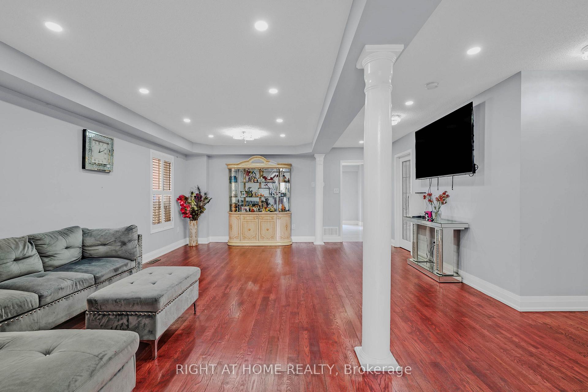 Photo 5 of 86 Whitehouse Crescent, Brampton, Bram East — HOMEH