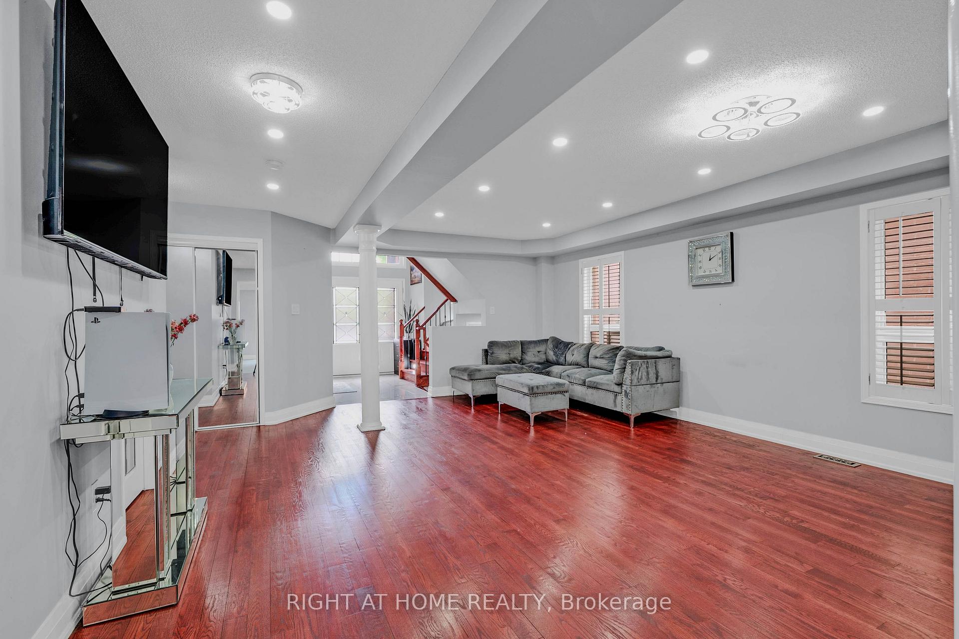Photo 6 of 86 Whitehouse Crescent, Brampton, Bram East — HOMEH