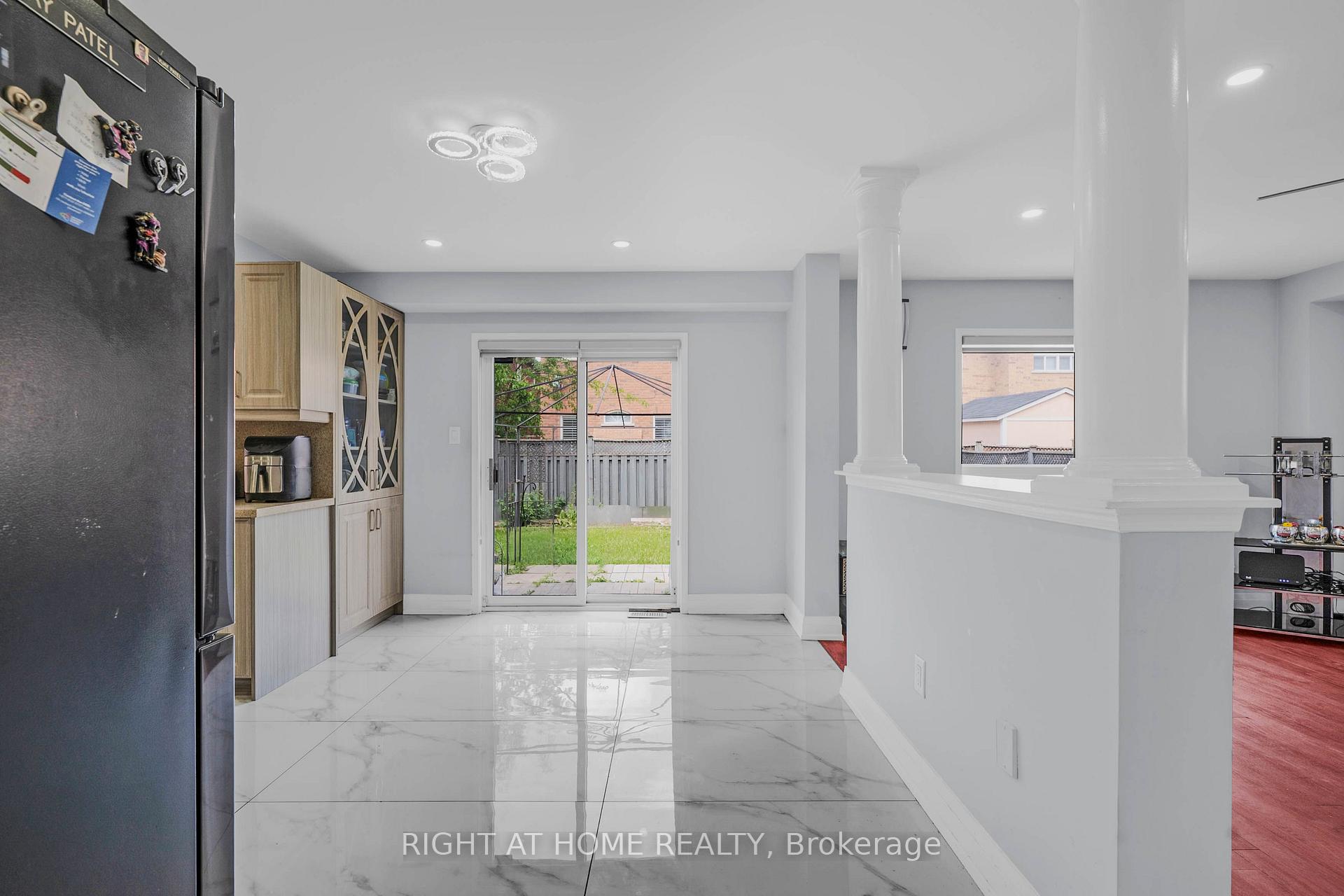 Photo 7 of 86 Whitehouse Crescent, Brampton, Bram East — HOMEH