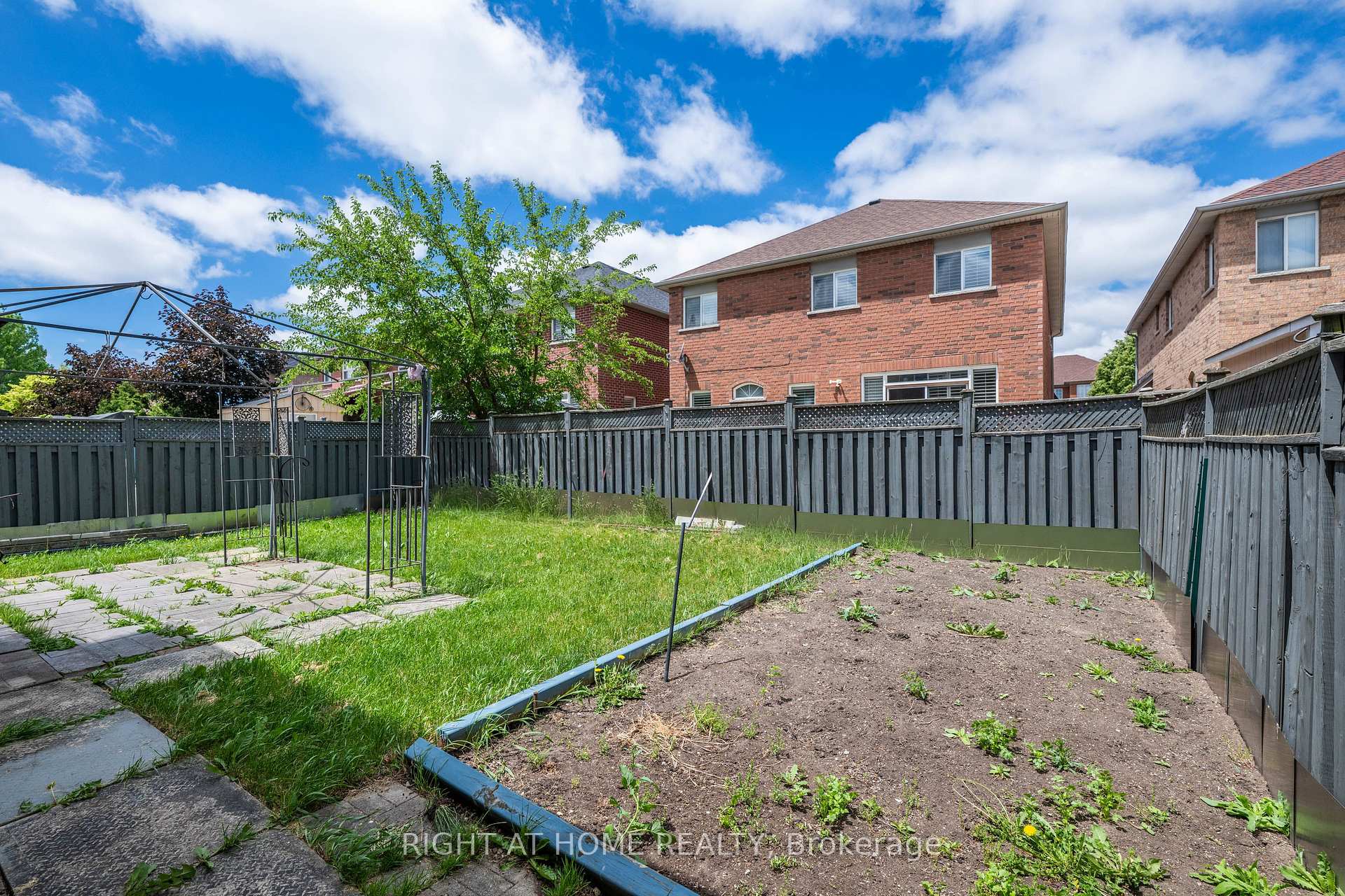 Photo 33 of 86 Whitehouse Crescent, Brampton, Bram East — HOMEH