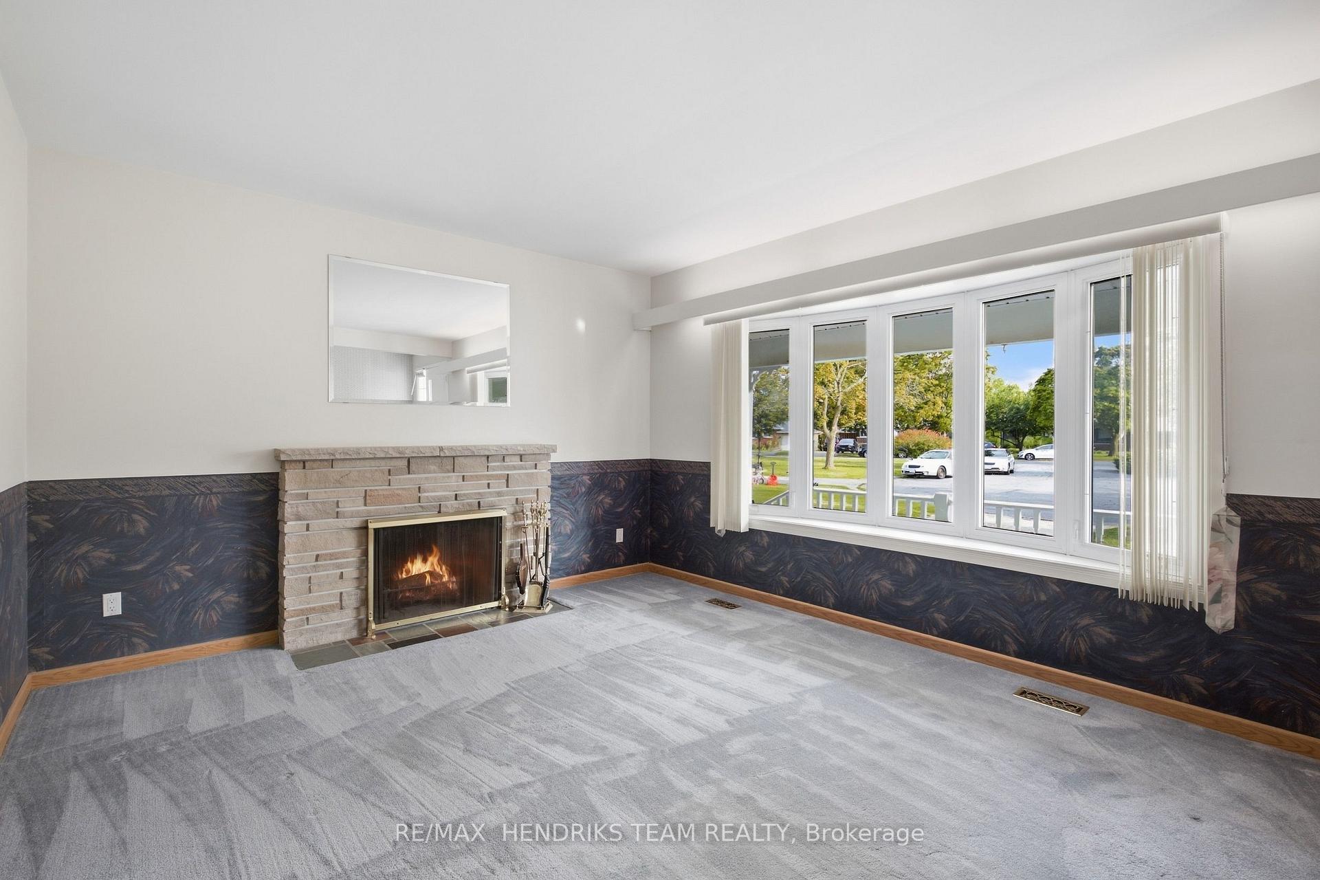 Photo 11 of 6 Glengrove Circle, St. Catharines, Glendale/Glenridge — HOMEH