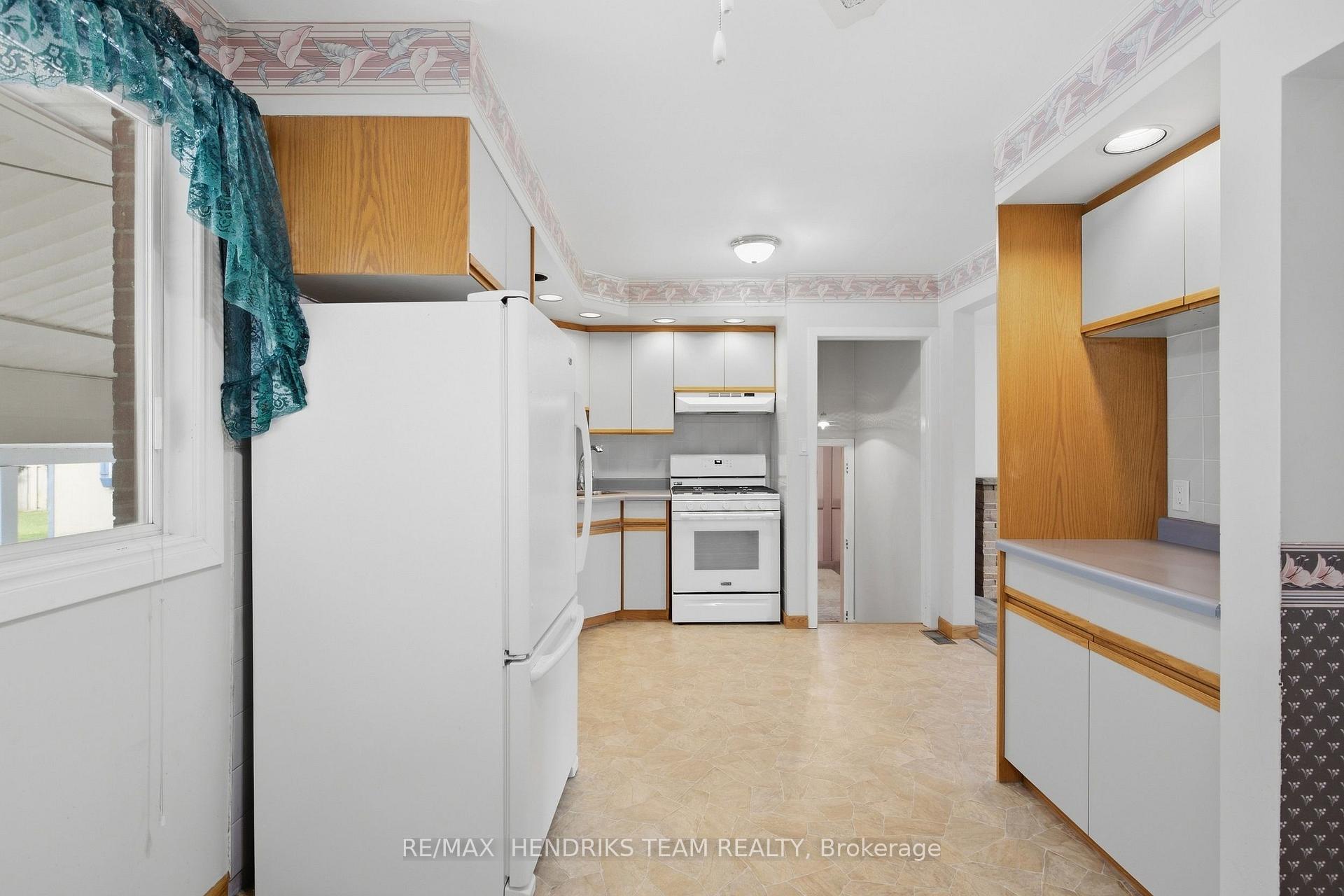 Photo 19 of 6 Glengrove Circle, St. Catharines, Glendale/Glenridge — HOMEH