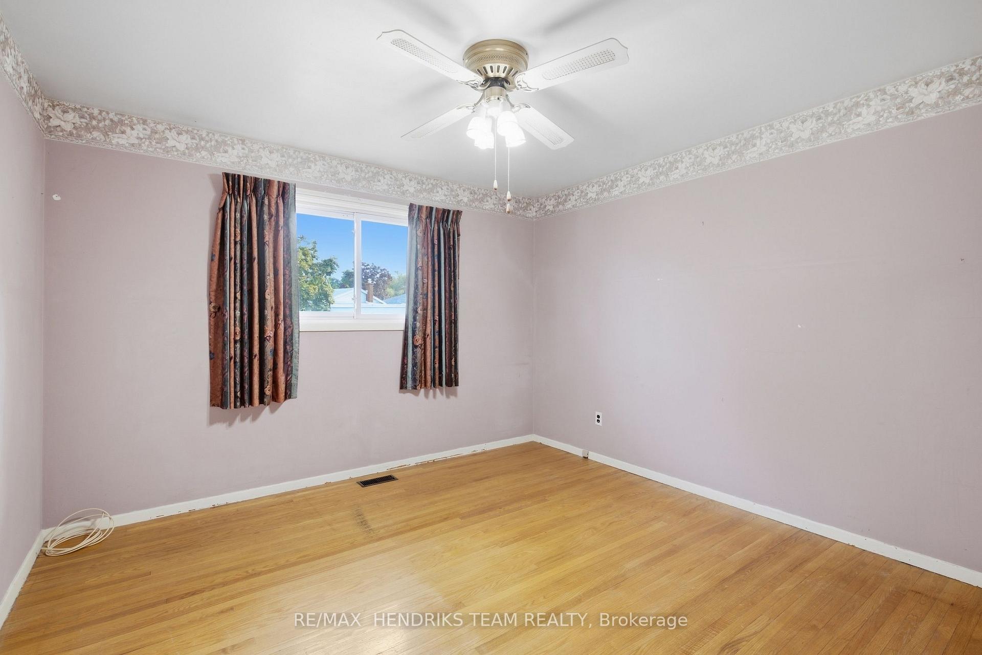 Photo 23 of 6 Glengrove Circle, St. Catharines, Glendale/Glenridge — HOMEH