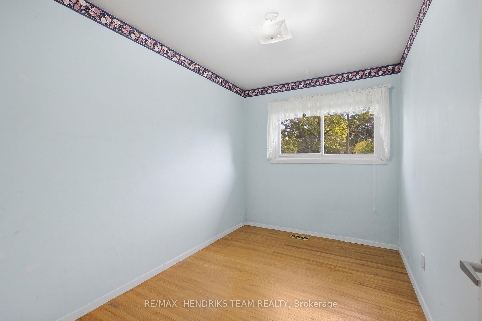 Photo 25 of 6 Glengrove Circle, St. Catharines, Glendale/Glenridge — HOMEH