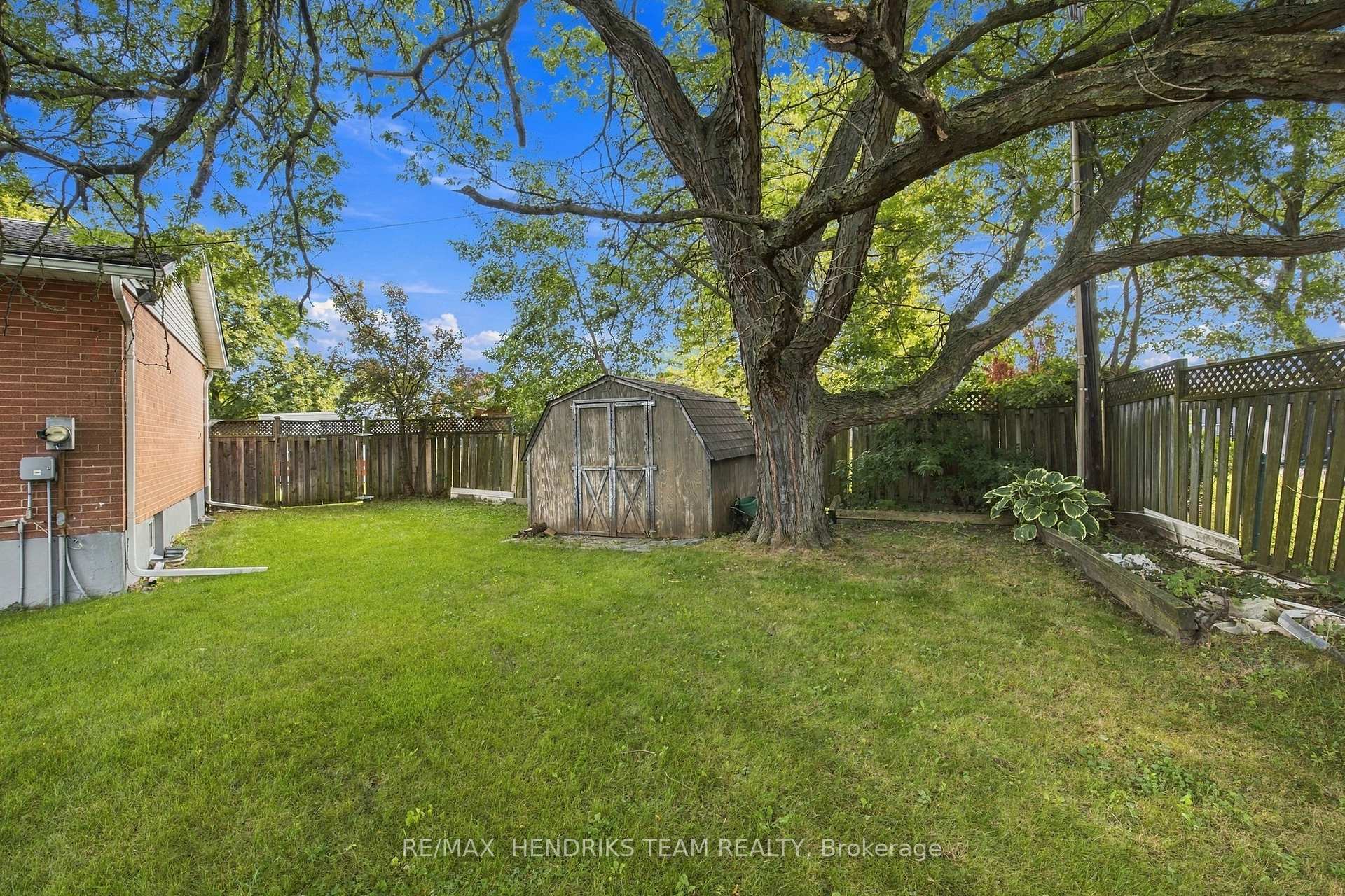 Photo 48 of 6 Glengrove Circle, St. Catharines, Glendale/Glenridge — HOMEH