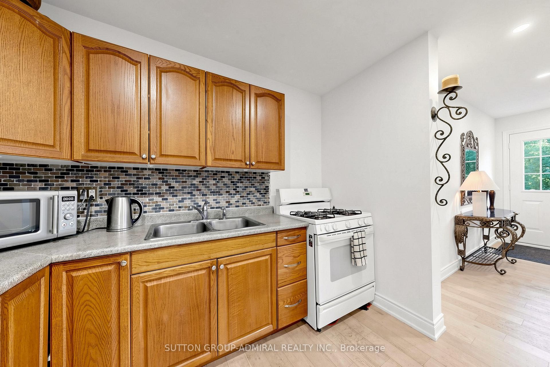 Photo 10 of 49 Klimek Boulevard, Georgina, Pefferlaw — HOMEH