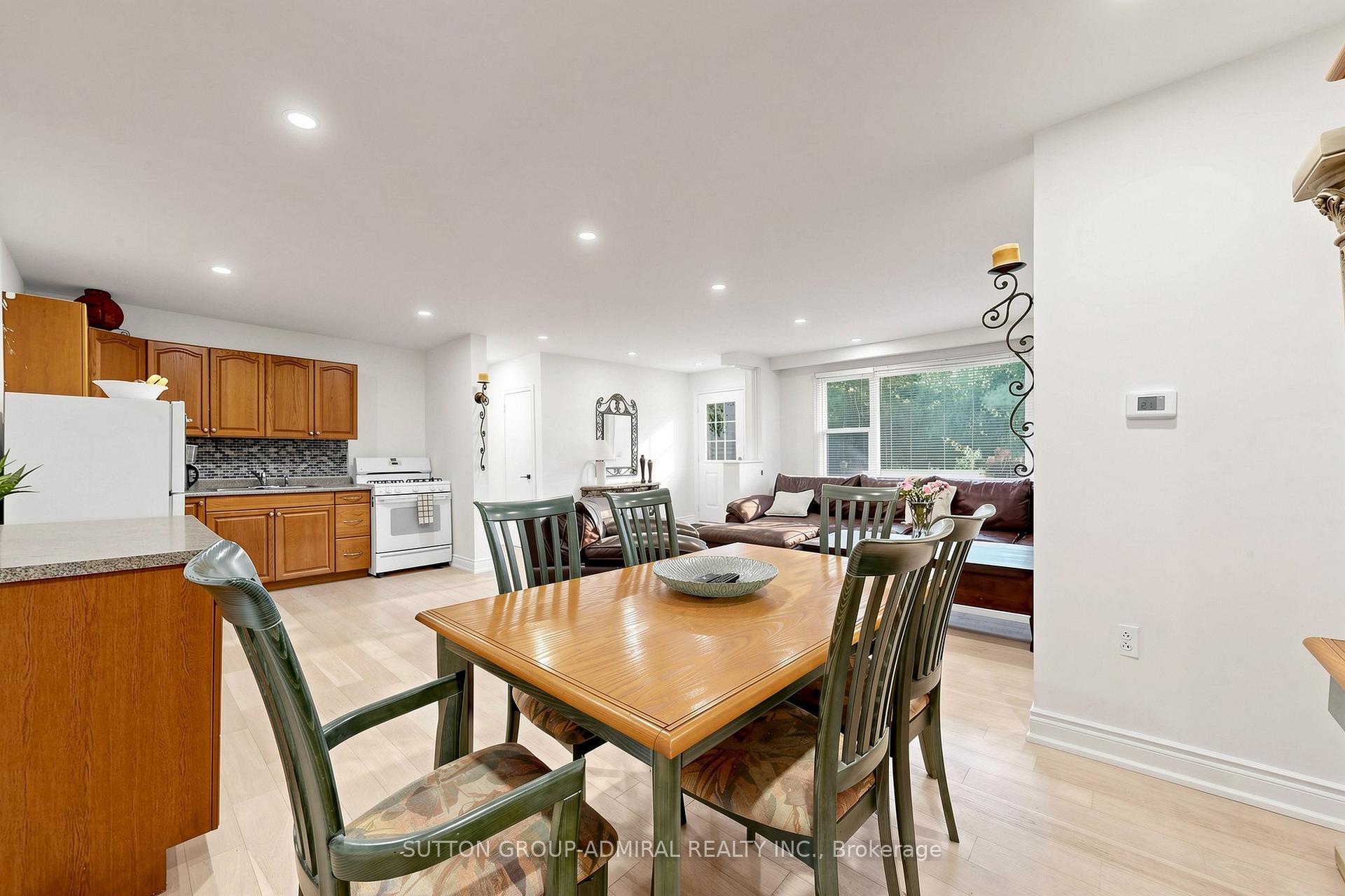 Photo 12 of 49 Klimek Boulevard, Georgina, Pefferlaw — HOMEH
