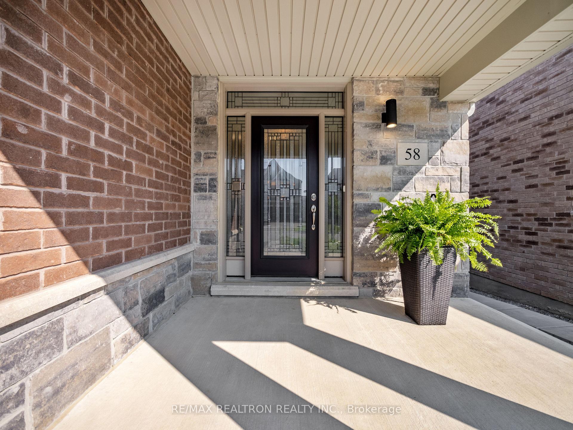 Photo 3 of 58 Sharonview Crescent, East Gwillimbury, Sharon — HOMEH