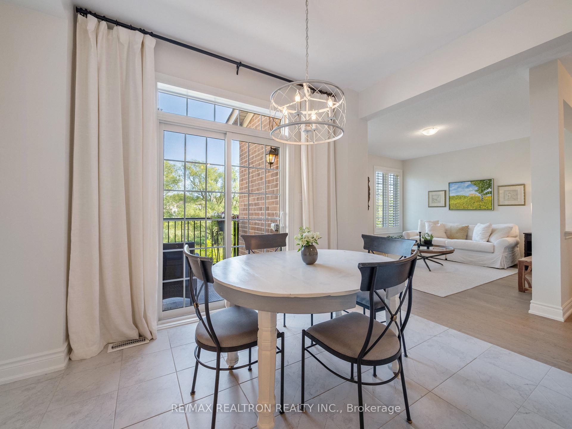 Photo 9 of 58 Sharonview Crescent, East Gwillimbury, Sharon — HOMEH