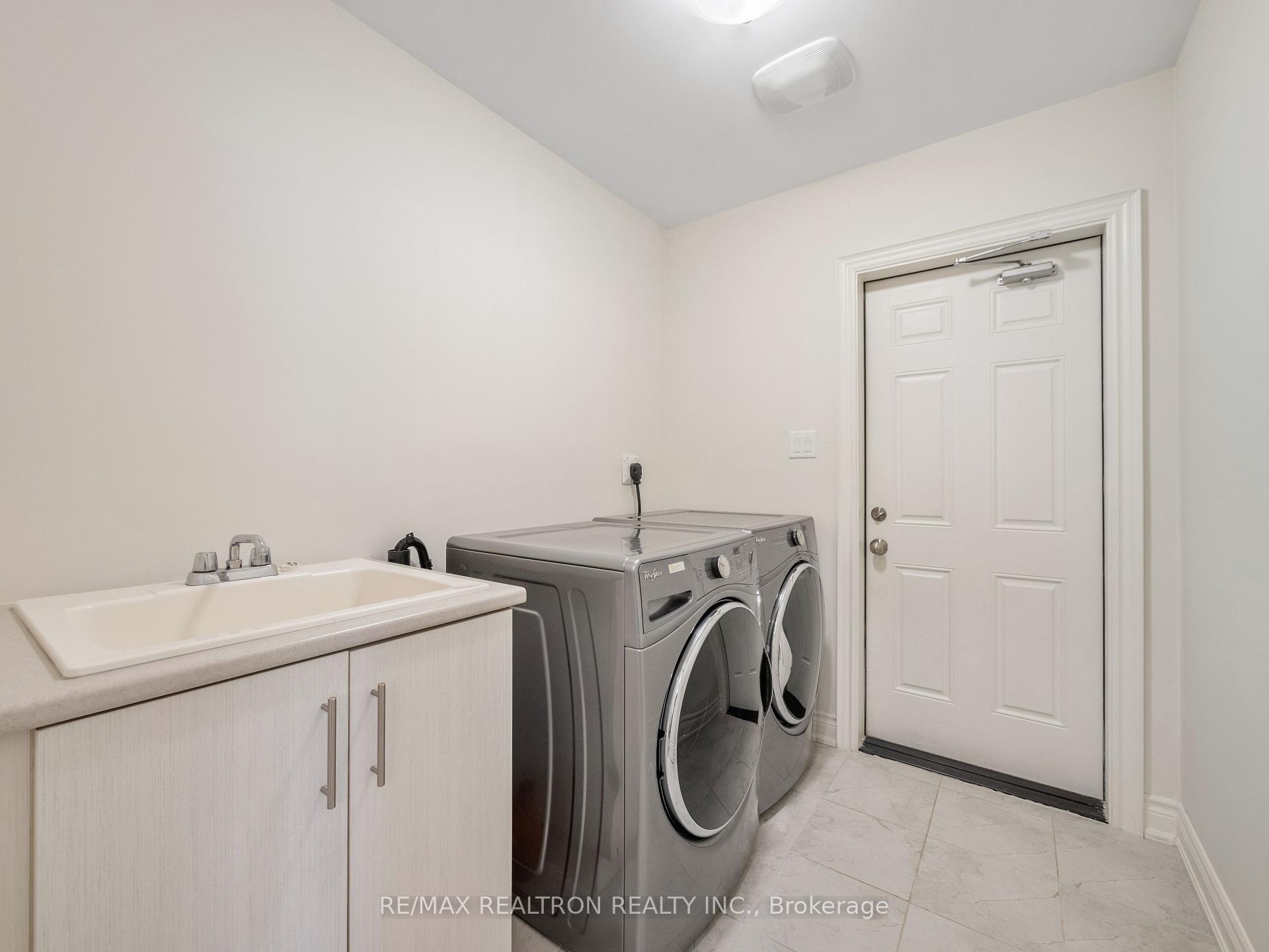 Photo 12 of 58 Sharonview Crescent, East Gwillimbury, Sharon — HOMEH