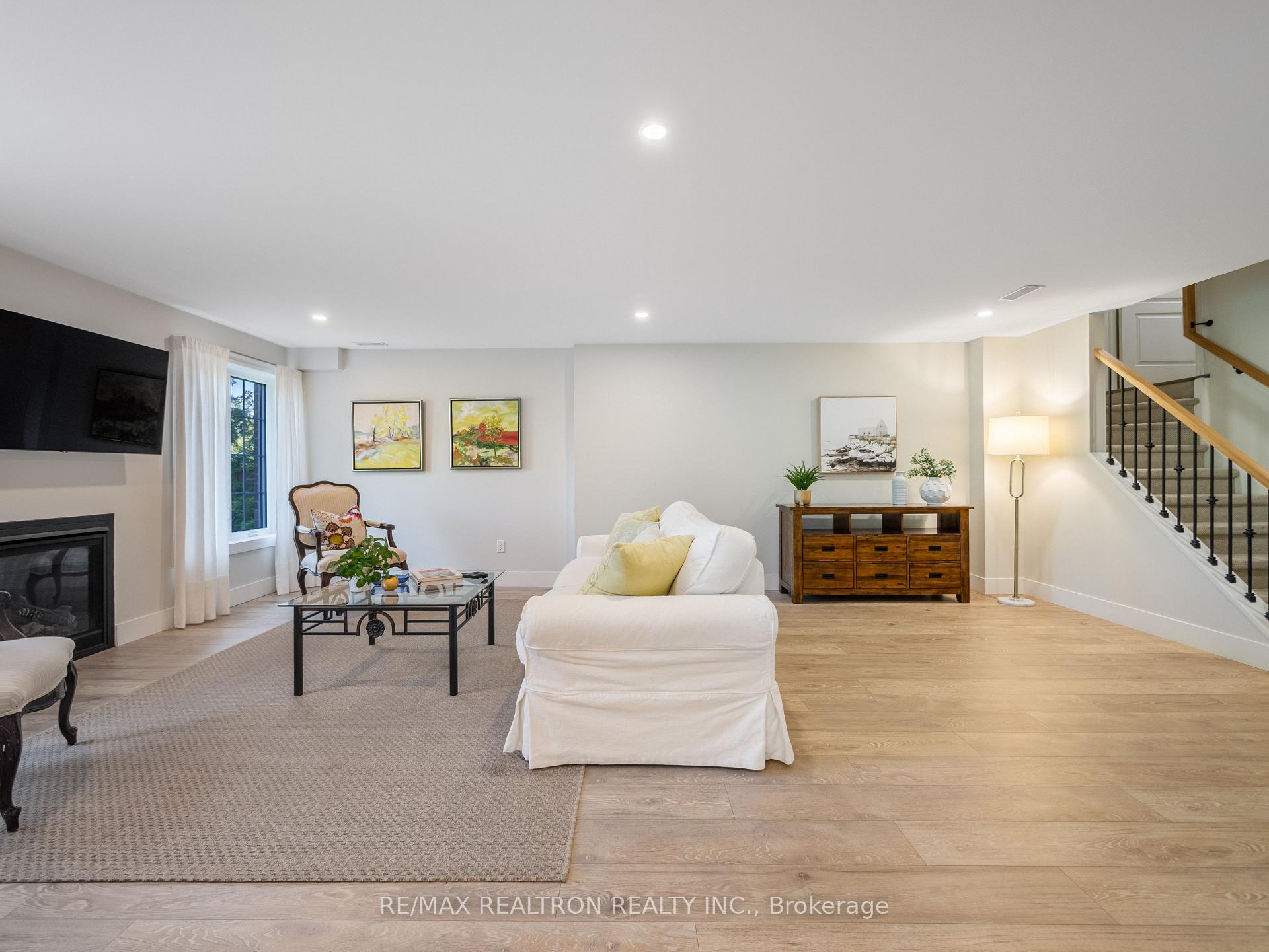 Photo 24 of 58 Sharonview Crescent, East Gwillimbury, Sharon — HOMEH