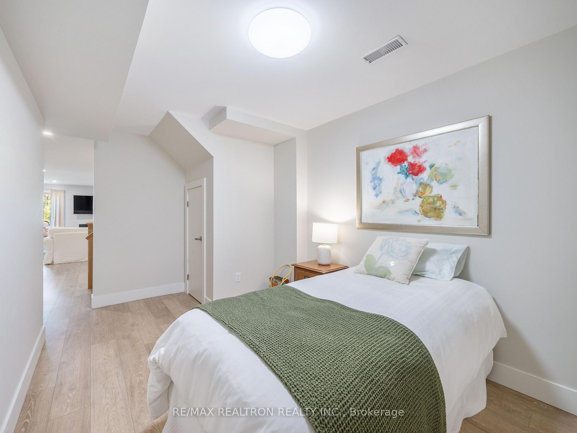 Photo 25 of 58 Sharonview Crescent, East Gwillimbury, Sharon — HOMEH