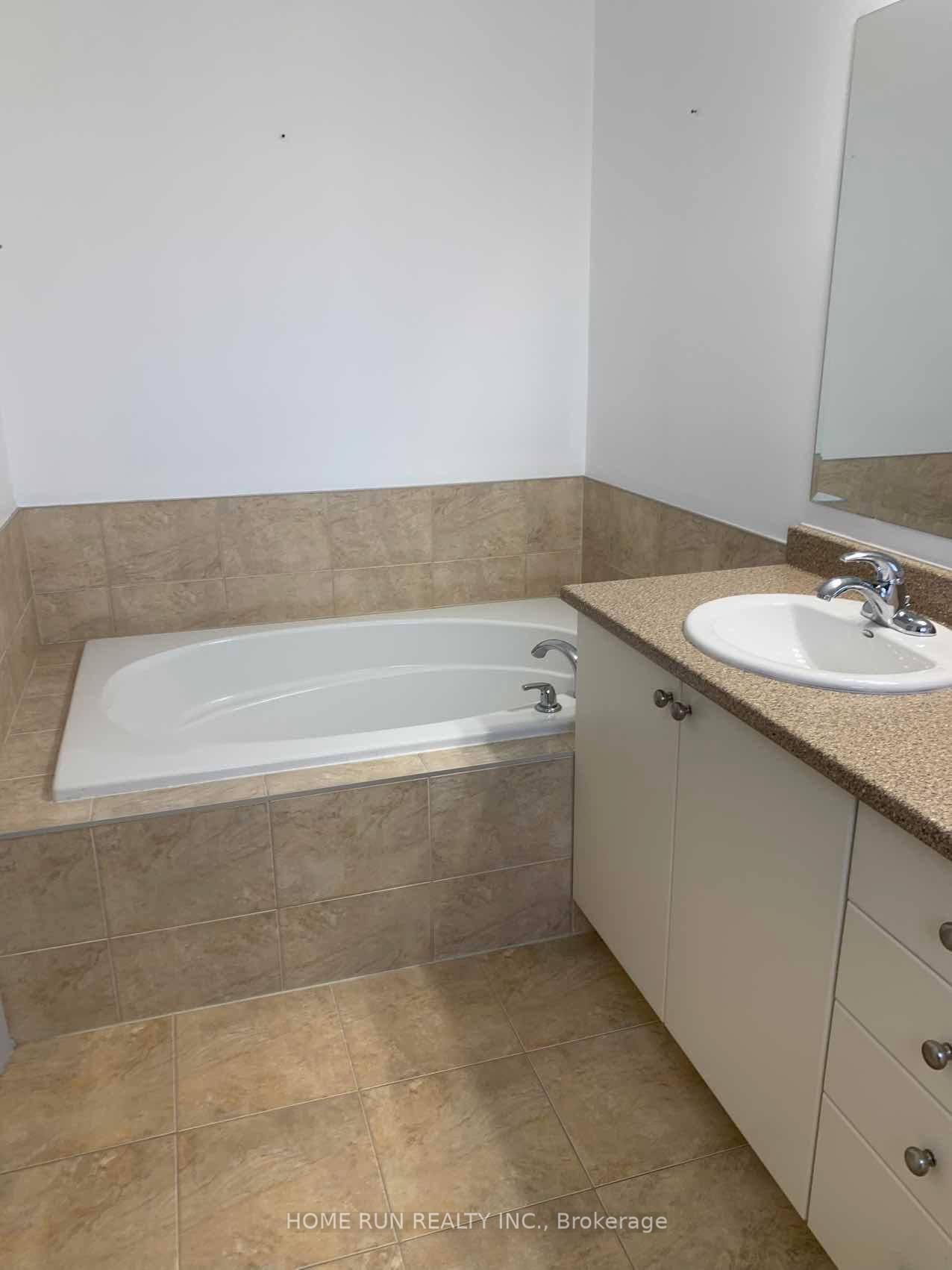 Photo 12 of 458 Silverstone Way, Ottawa, Barrhaven - Strandherd — HOMEH