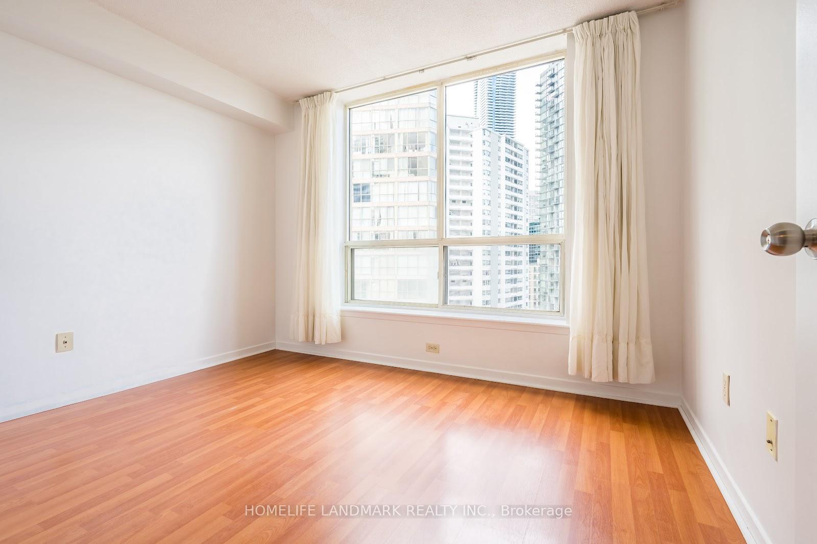 Photo 3 of Unit 1104, 44 St Joseph Street, Toronto, Bay Street Corridor — HOMEH