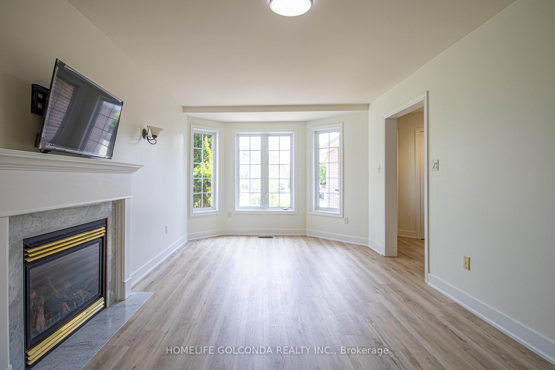 Photo 7 of 46 Kraus Road, Barrie, Edgehill Drive — HOMEH